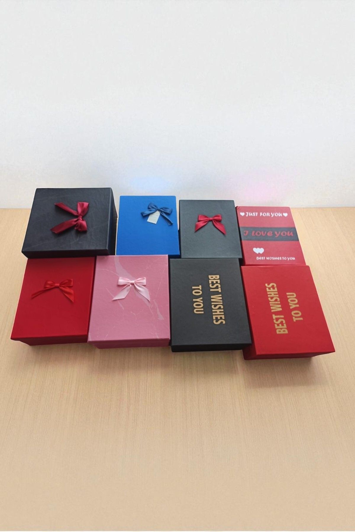 Kişiye Özel Sevimli Peluş ve Gold Temalı Hediye Kutusu