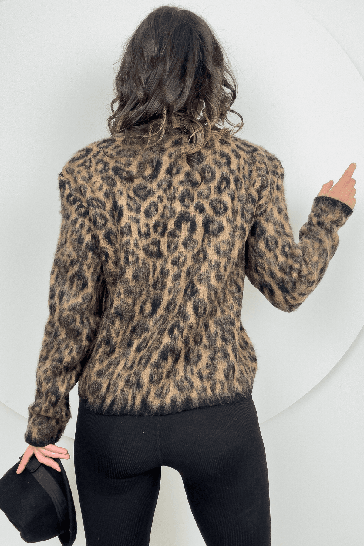 Taluna Leopar Desenli Düğme Kapamalı Uzun Kollu Leopar Triko Hırka