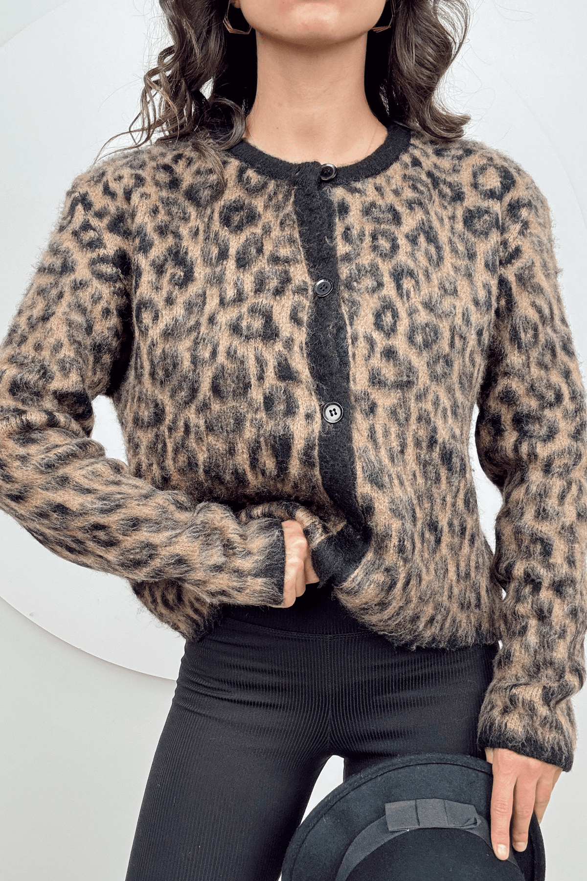 Taluna Leopar Desenli Düğme Kapamalı Uzun Kollu Leopar Triko Hırka