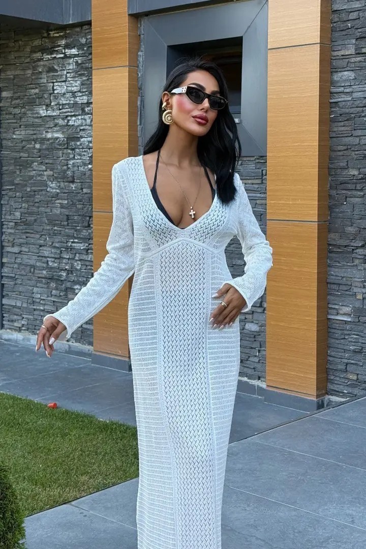 Elara Kadın Beachwear V Yaka Ajurlu Triko Beyaz Plaj Elbise – Şık Yazlık Tasarım