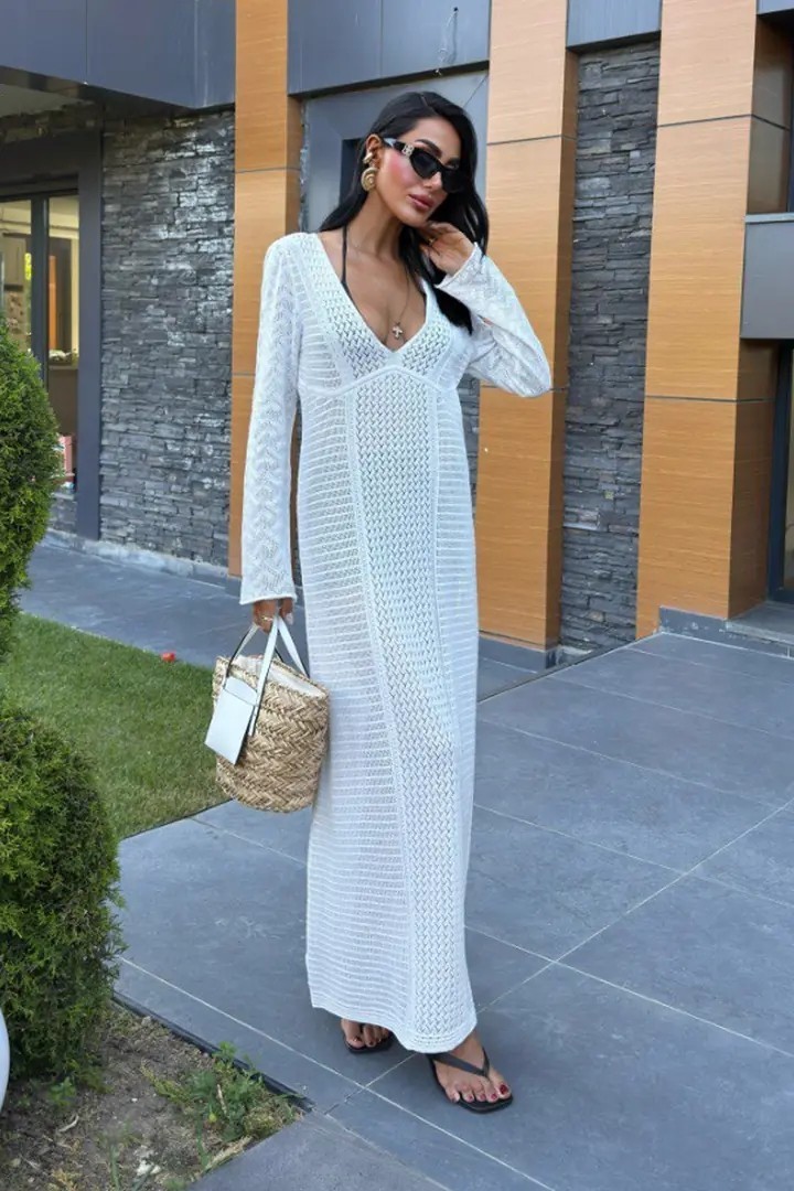 Elara Kadın Beachwear V Yaka Ajurlu Triko Beyaz Plaj Elbise – Şık Yazlık Tasarım