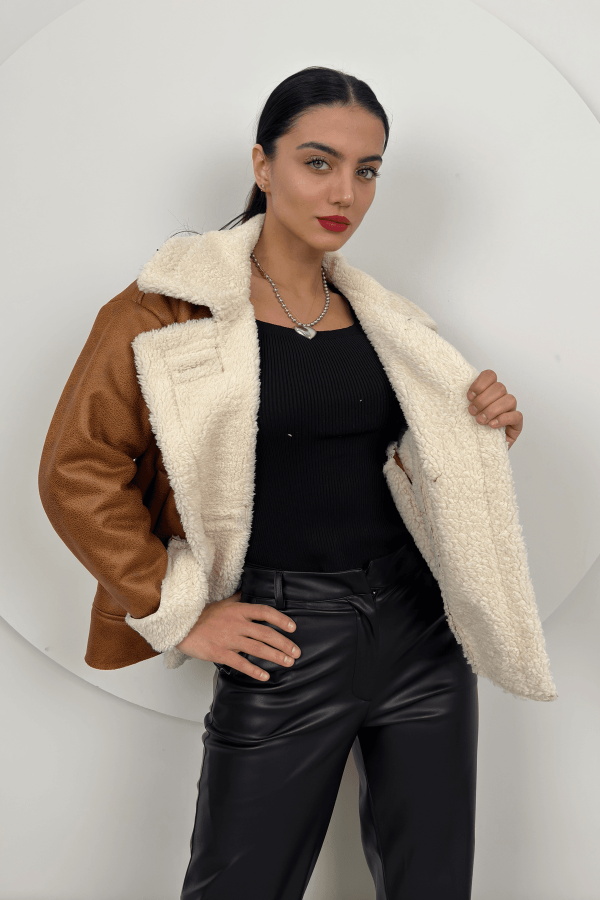 Aurelia Kadın Kürklü Rahat Oversize Peluş Taba Kaban – Şık ve Konforlu