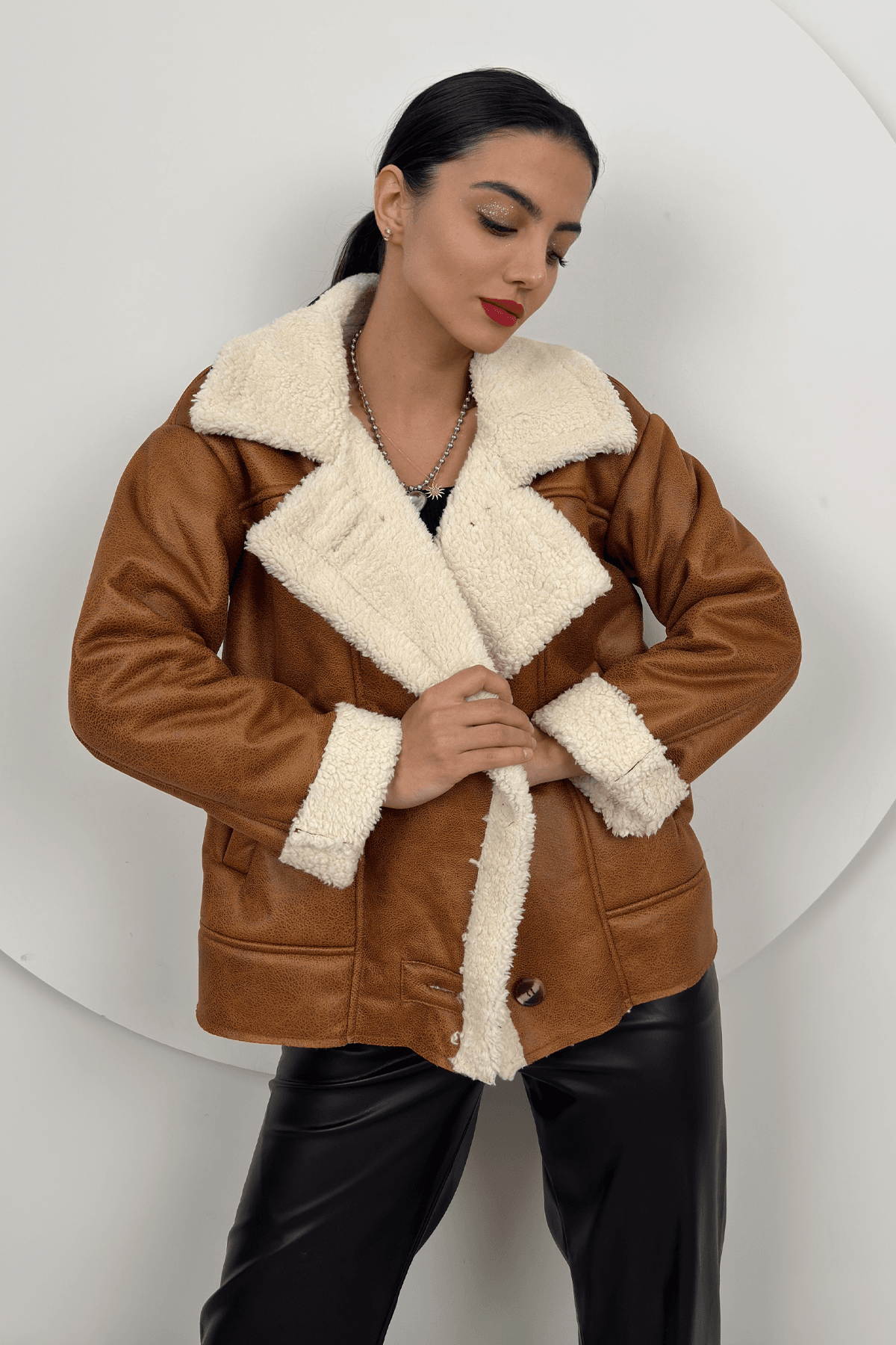 Aurelia Kadın Kürklü Rahat Oversize Peluş Taba Kaban – Şık ve Konforlu