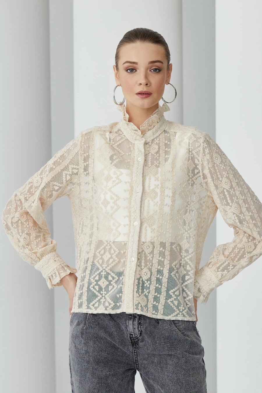 BECCA-Hakim Yaka Transparan Bej Rengi Brode Gömlek