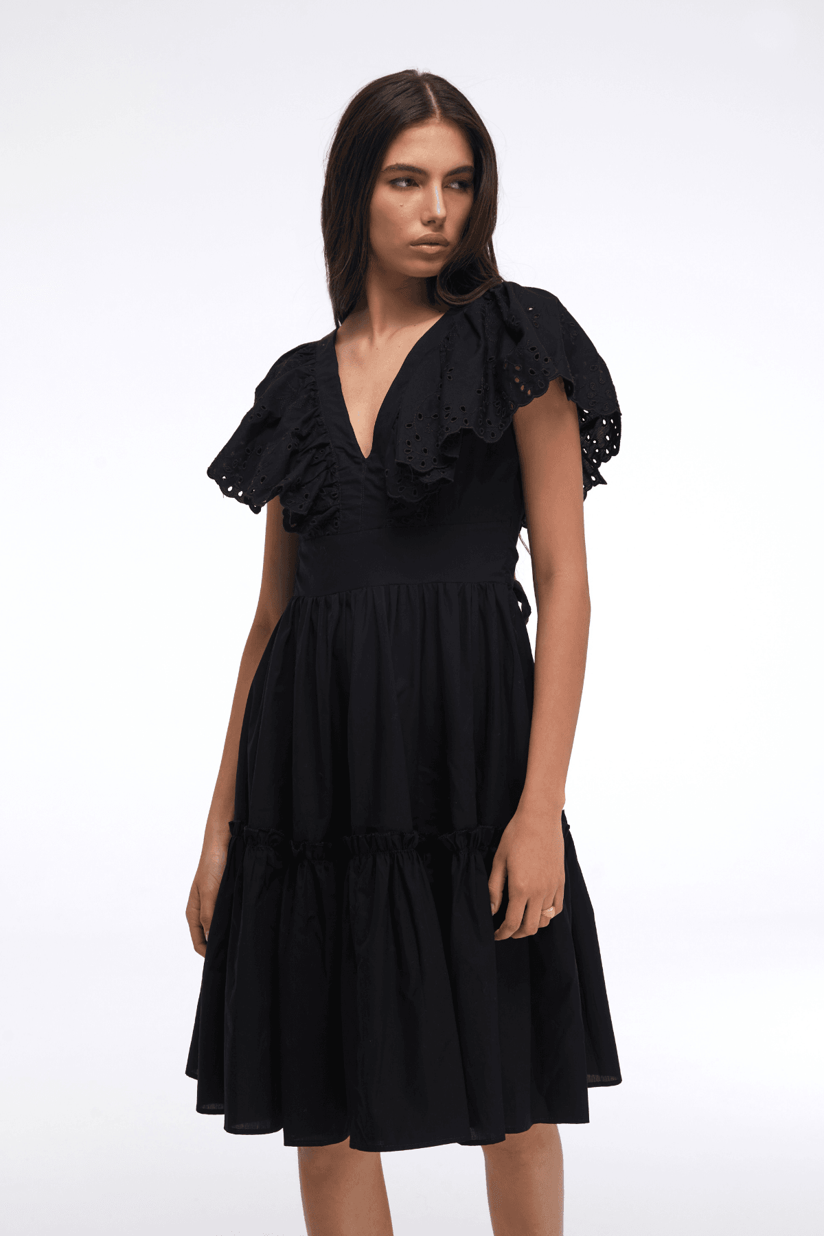 Saf Pamuk Derin V Yaka Siyah Midi Elbise