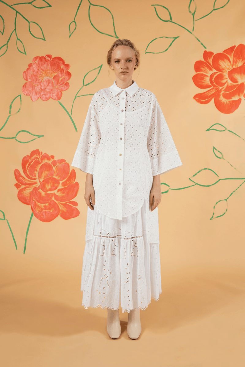 Relaxable Cotton Embroidery White Tunic Shirt