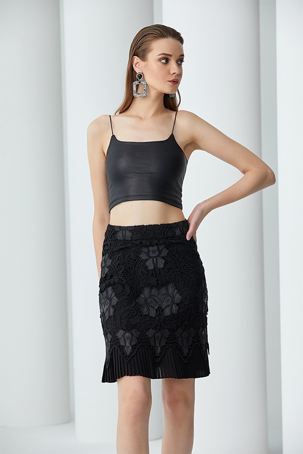 Pleated Leather & Embroidery Black Short Skirt