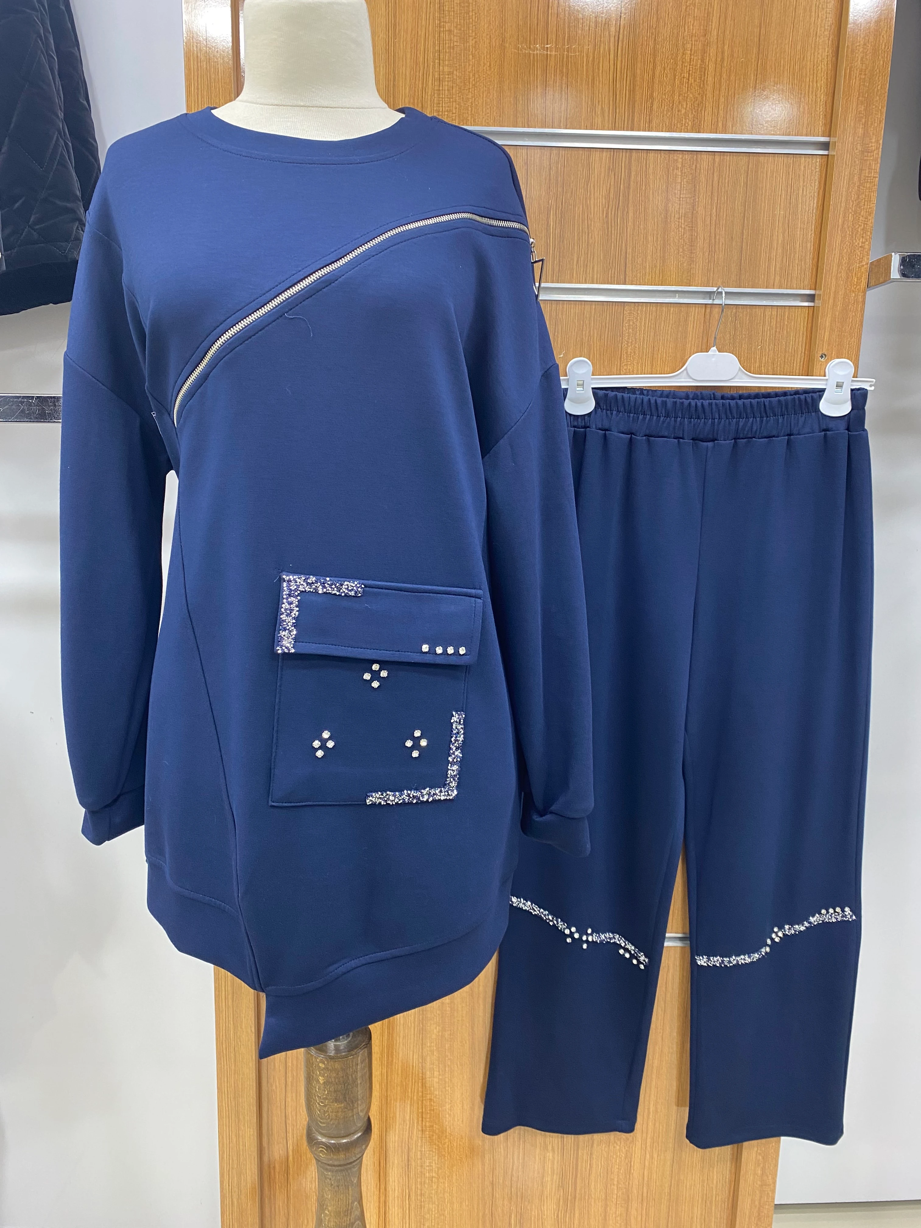 CEP TAŞ DETAYLI İKİLİ TAKIM-LACİVERT