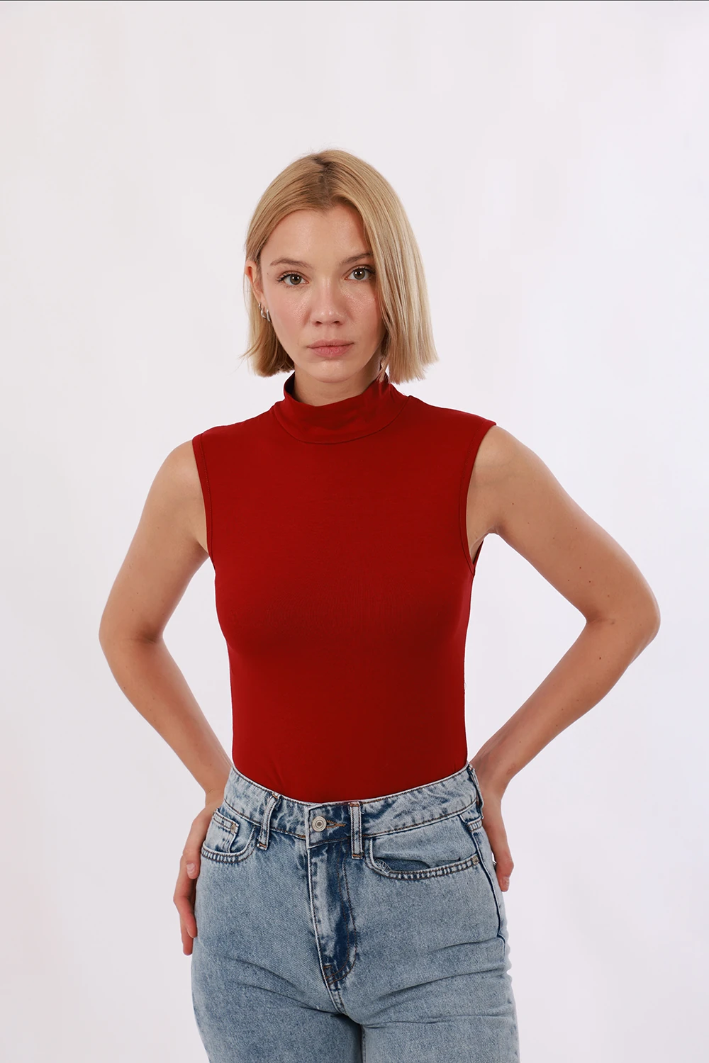 Kadın Kolsuz Bluz 4’lü Set - Siyah, Beyaz, Lacivert, Kırmızı