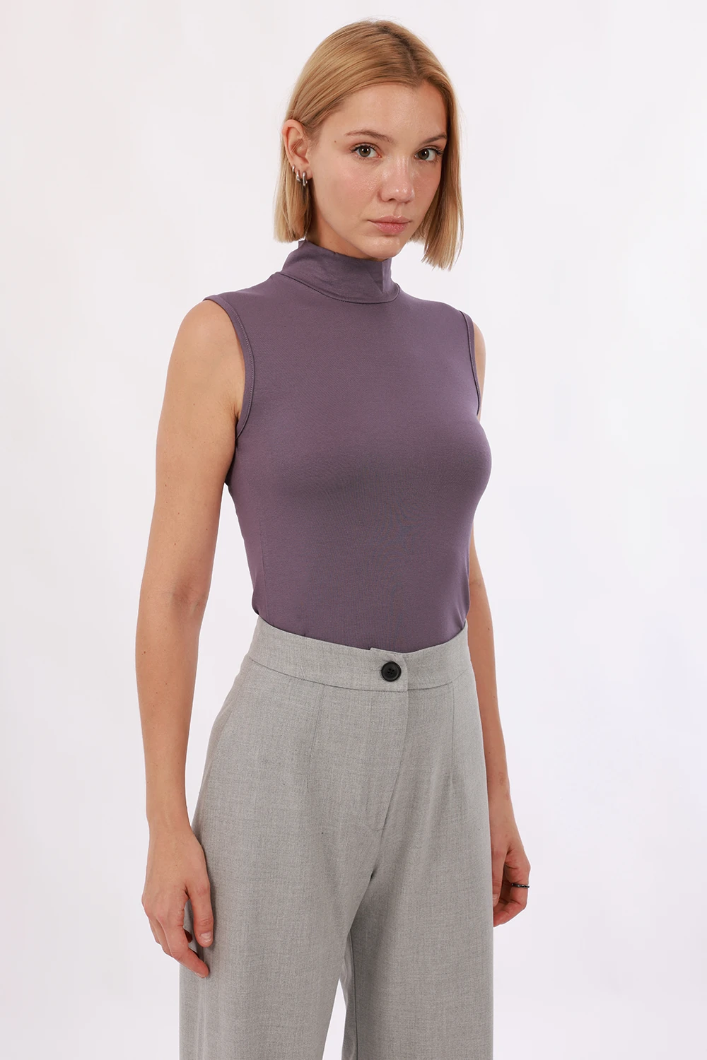 Kadın Kolsuz Bluz 4’lü Set - Kırmızı, Lacivert, Beyaz, Mor