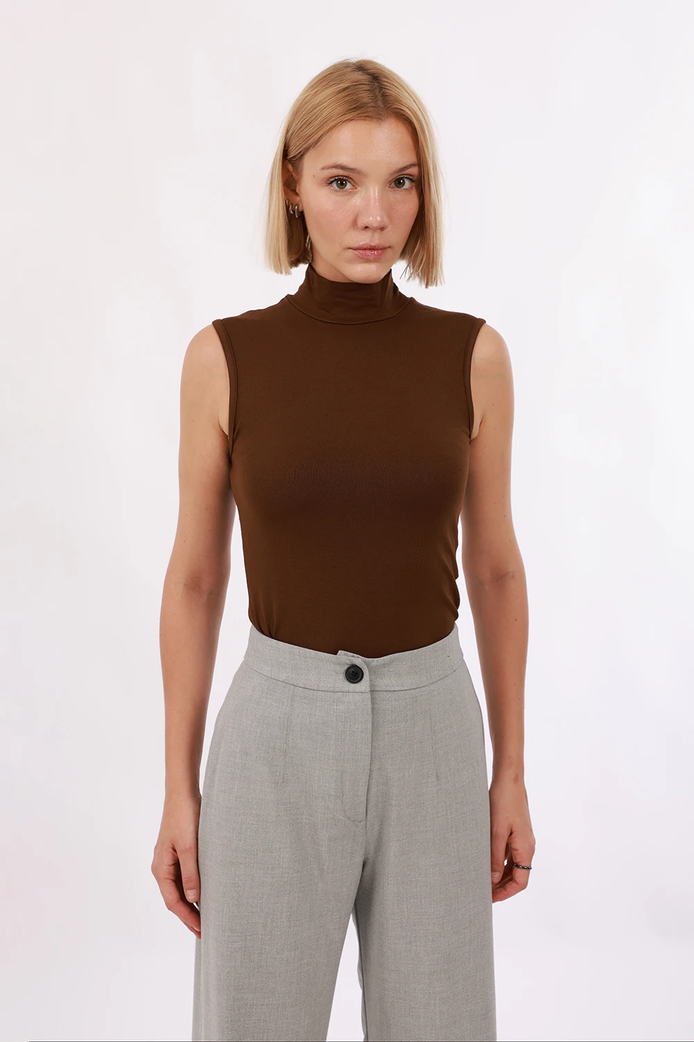 Kadın Kolsuz Bluz 4’lü Set - Siyah, Beyaz, Kahverengi, Yeşil