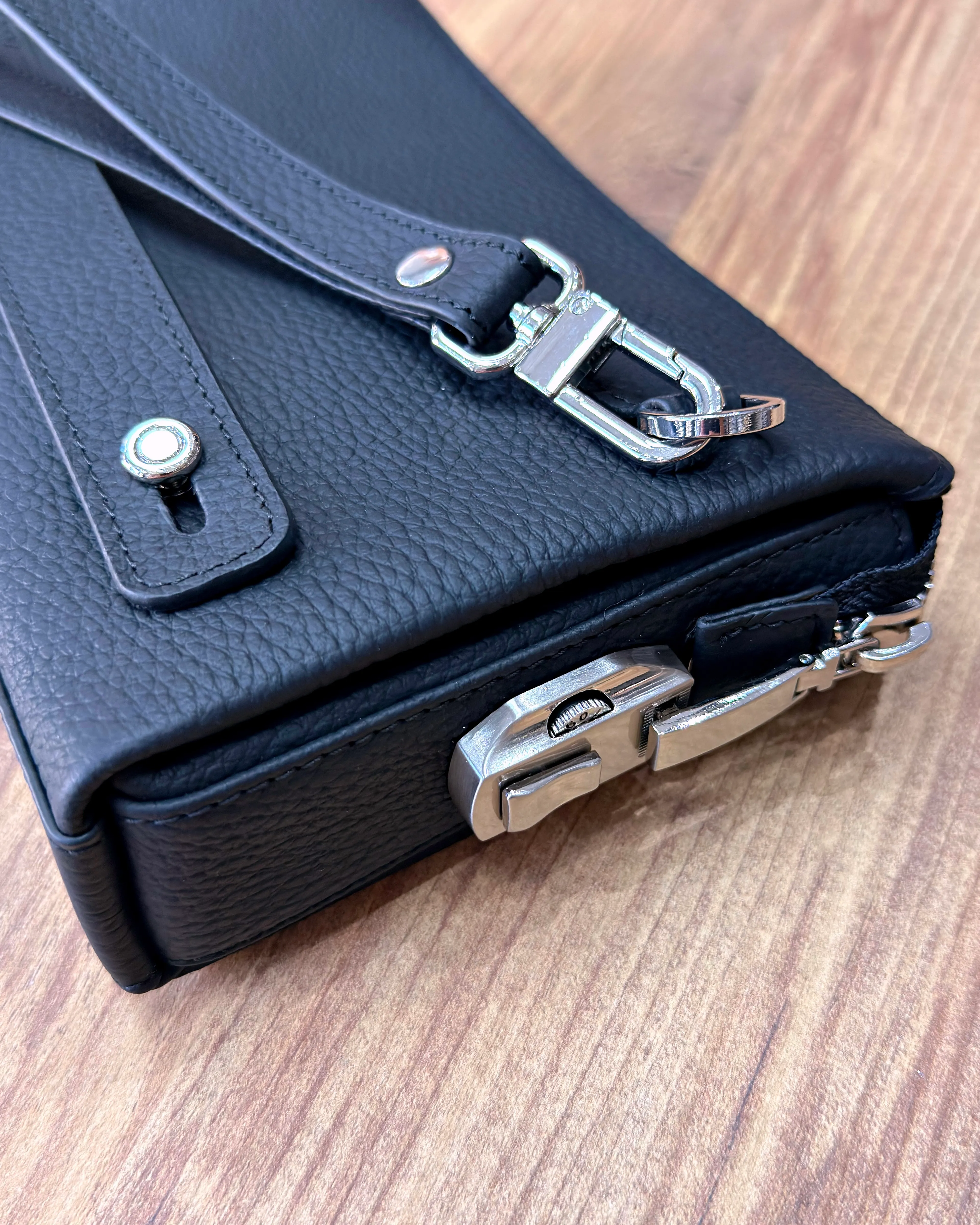 Hakiki Deri Kilitli El Çantası 2055 Model