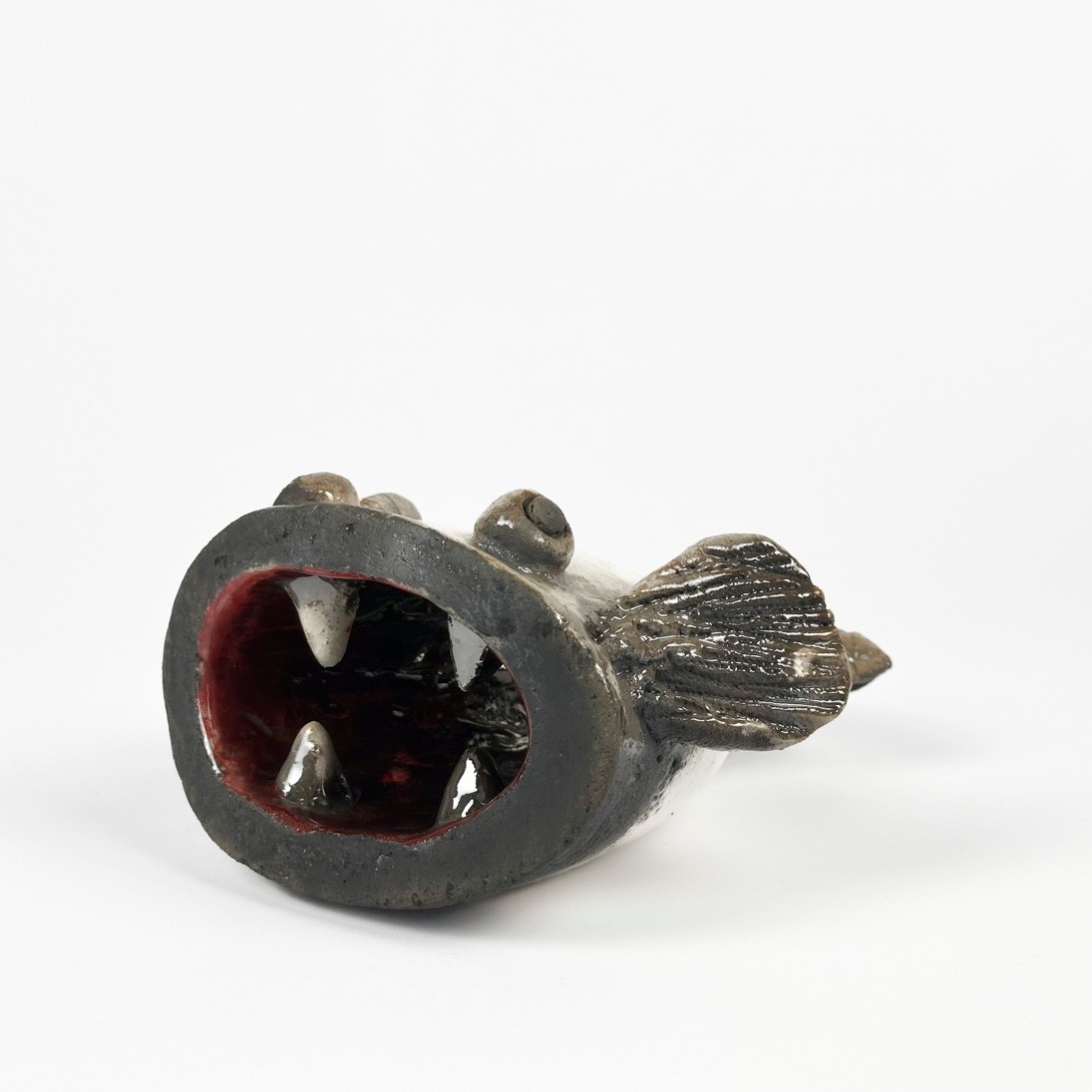 Seramik Pirana Heykeli - h: 8,5 cm