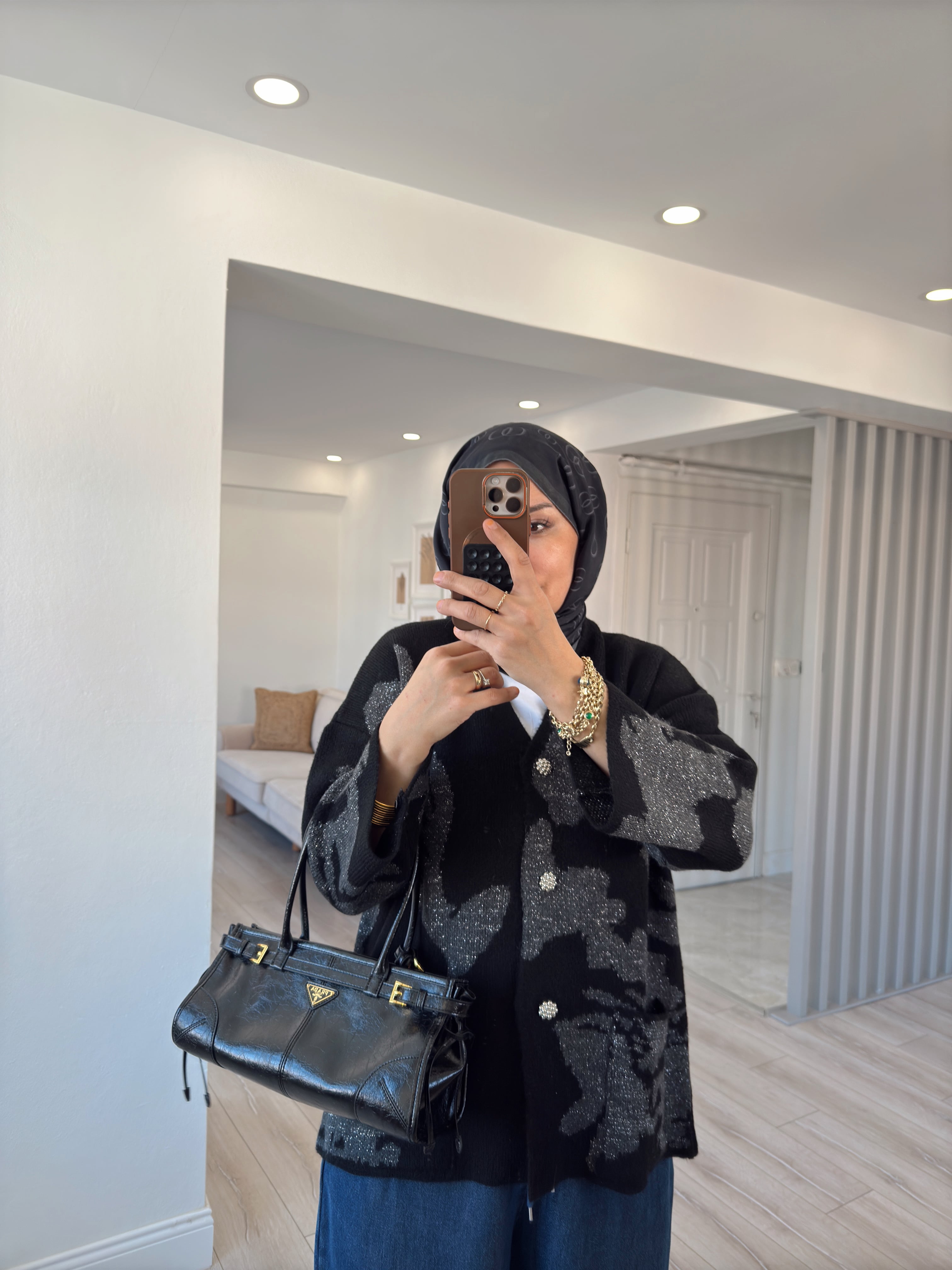 ELİS HIRKA