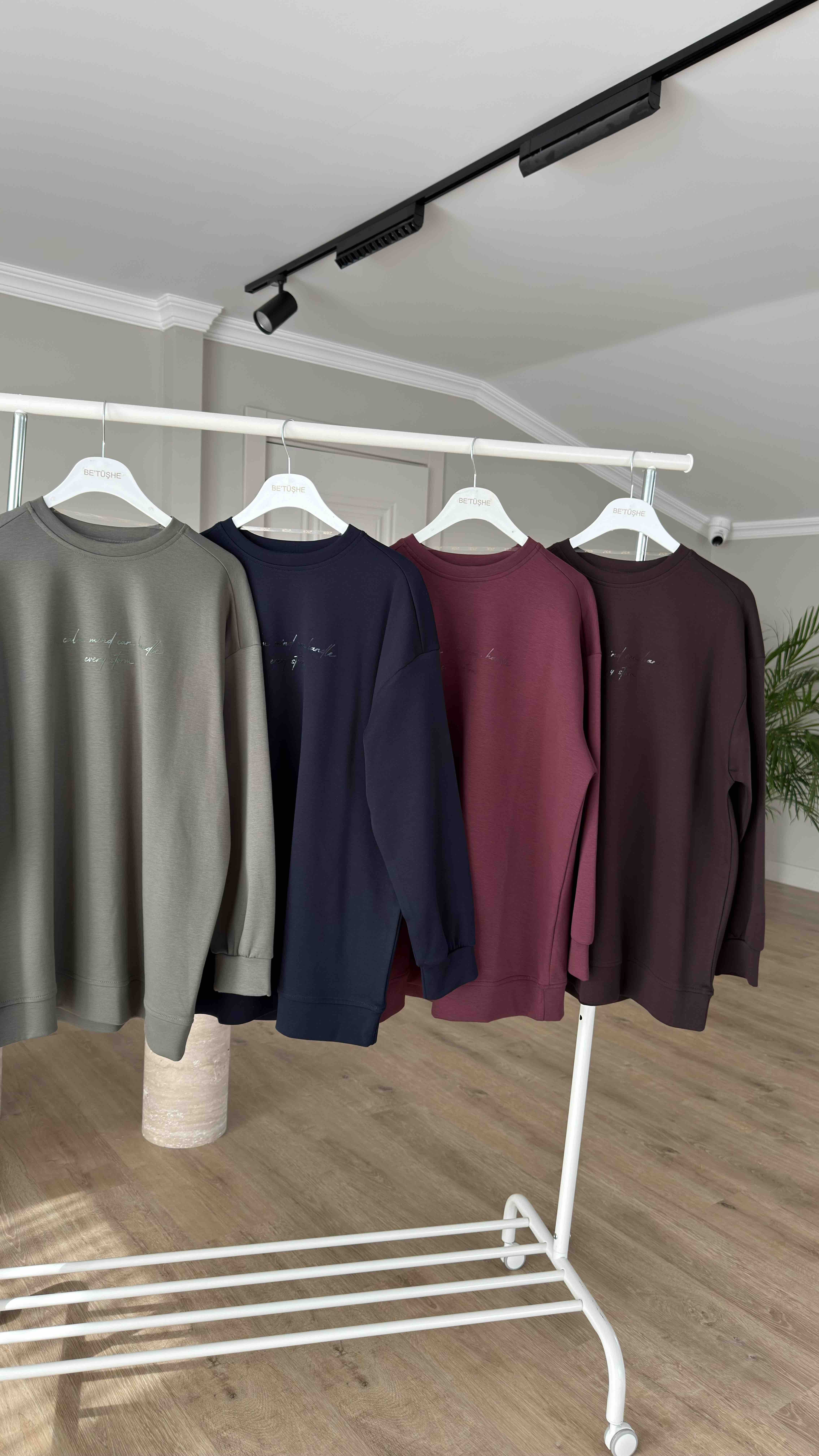 STAR SWEAT