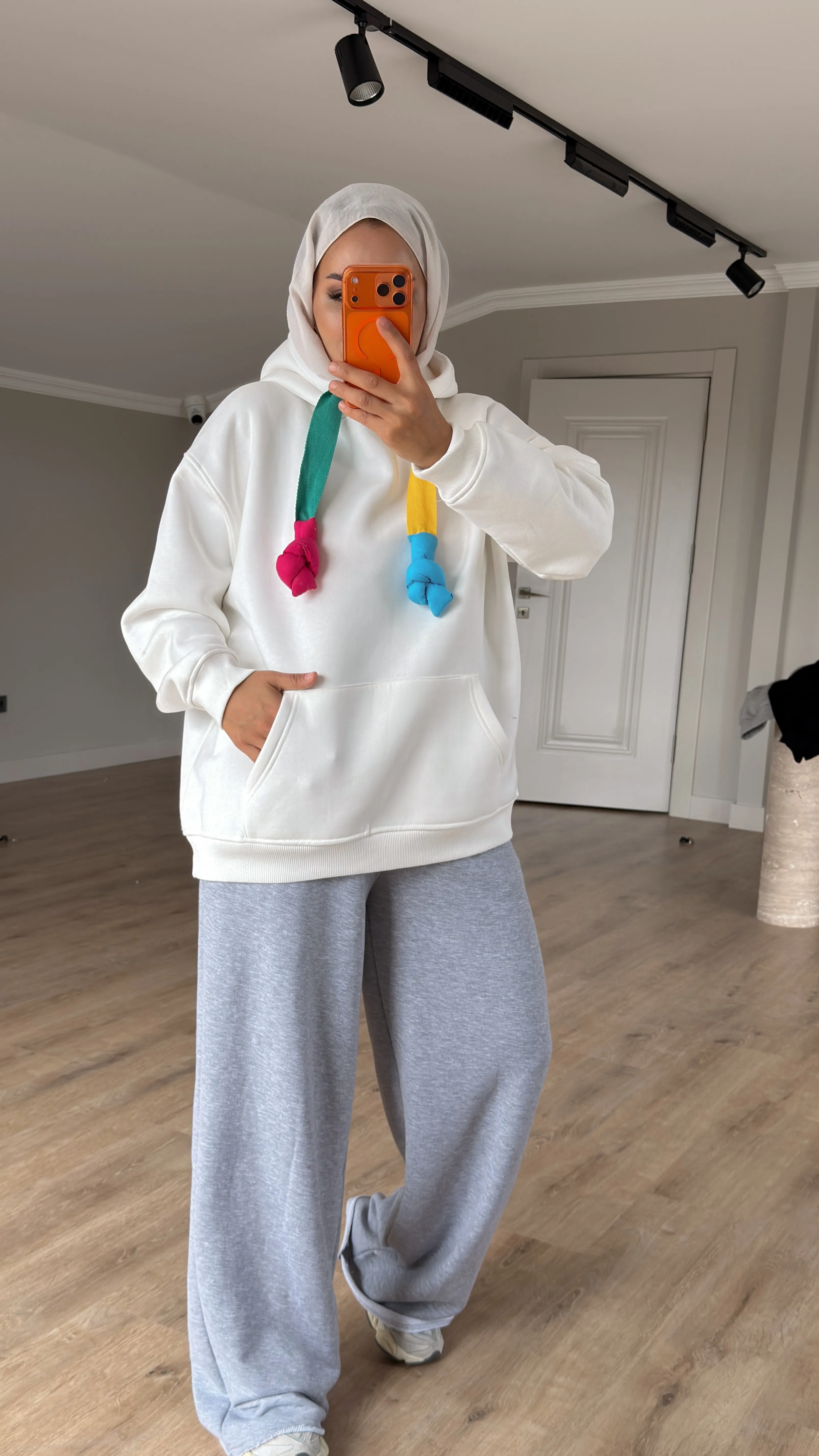 NEŞELİ SWEAT - Ekru