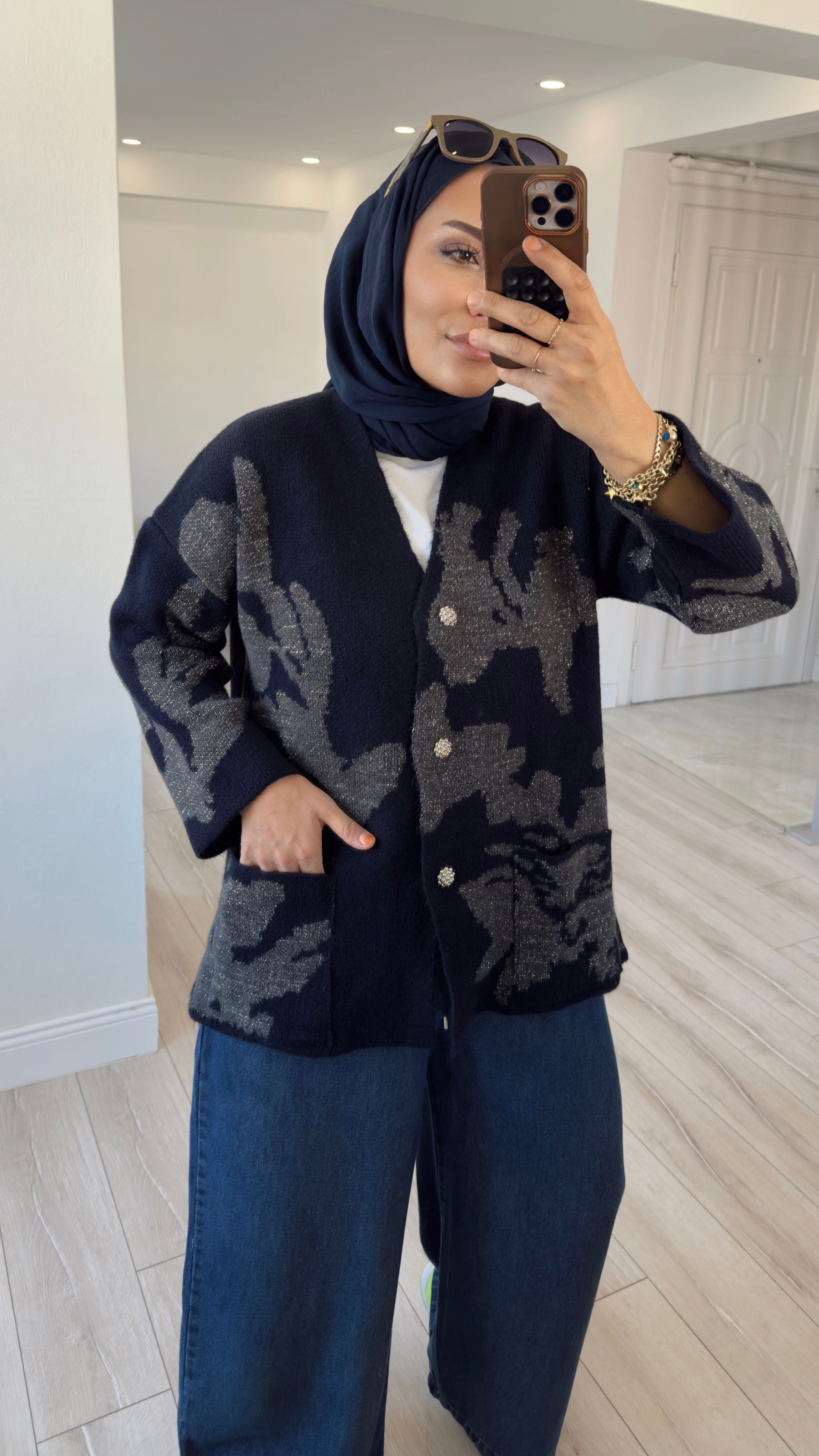 ELİS HIRKA