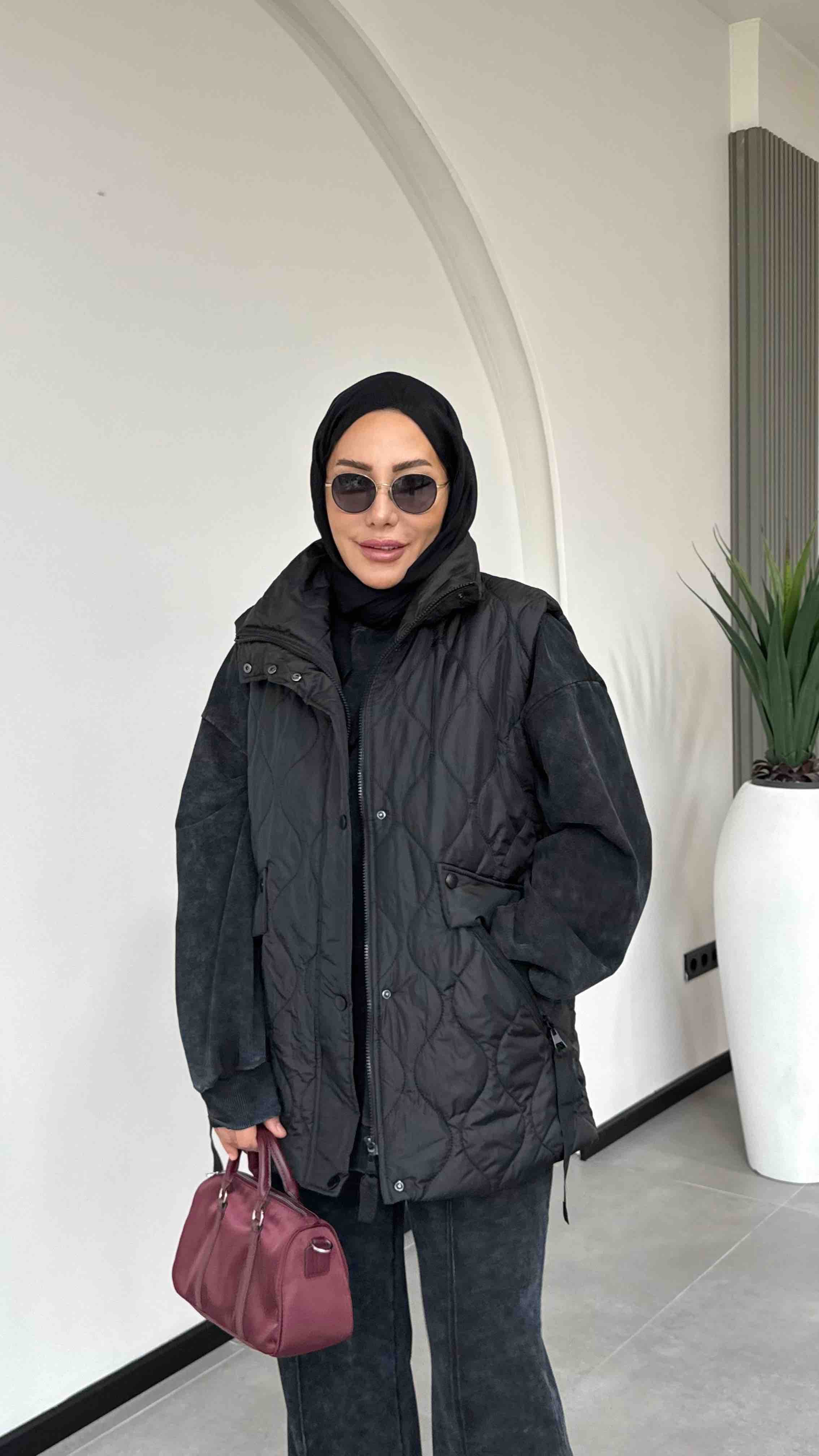 DİK YAKA SPOR ŞİŞME YELEK - Siyah