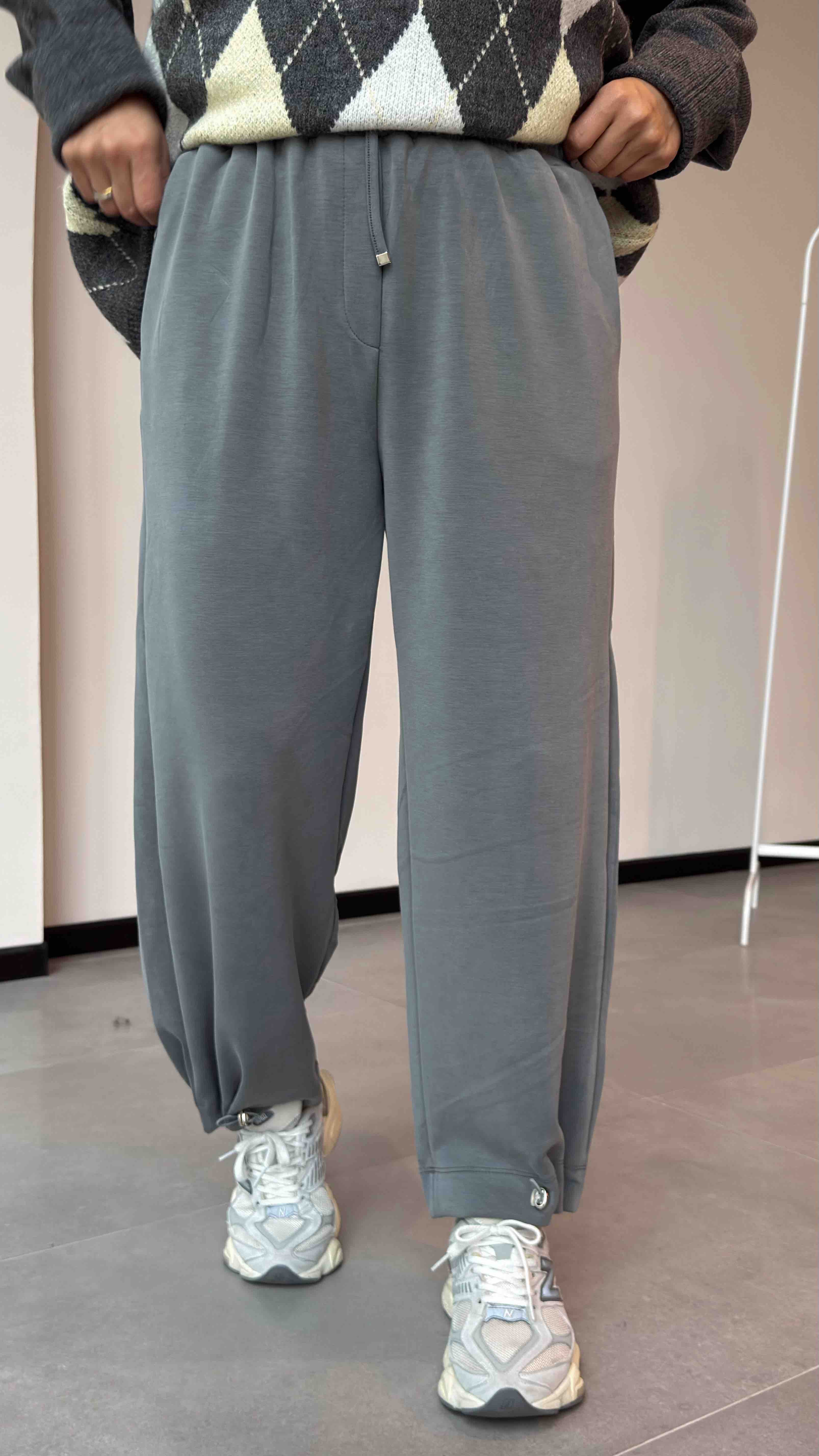 PAÇASI YARIM BÜZGÜLÜ ŞALVAR PANTALON