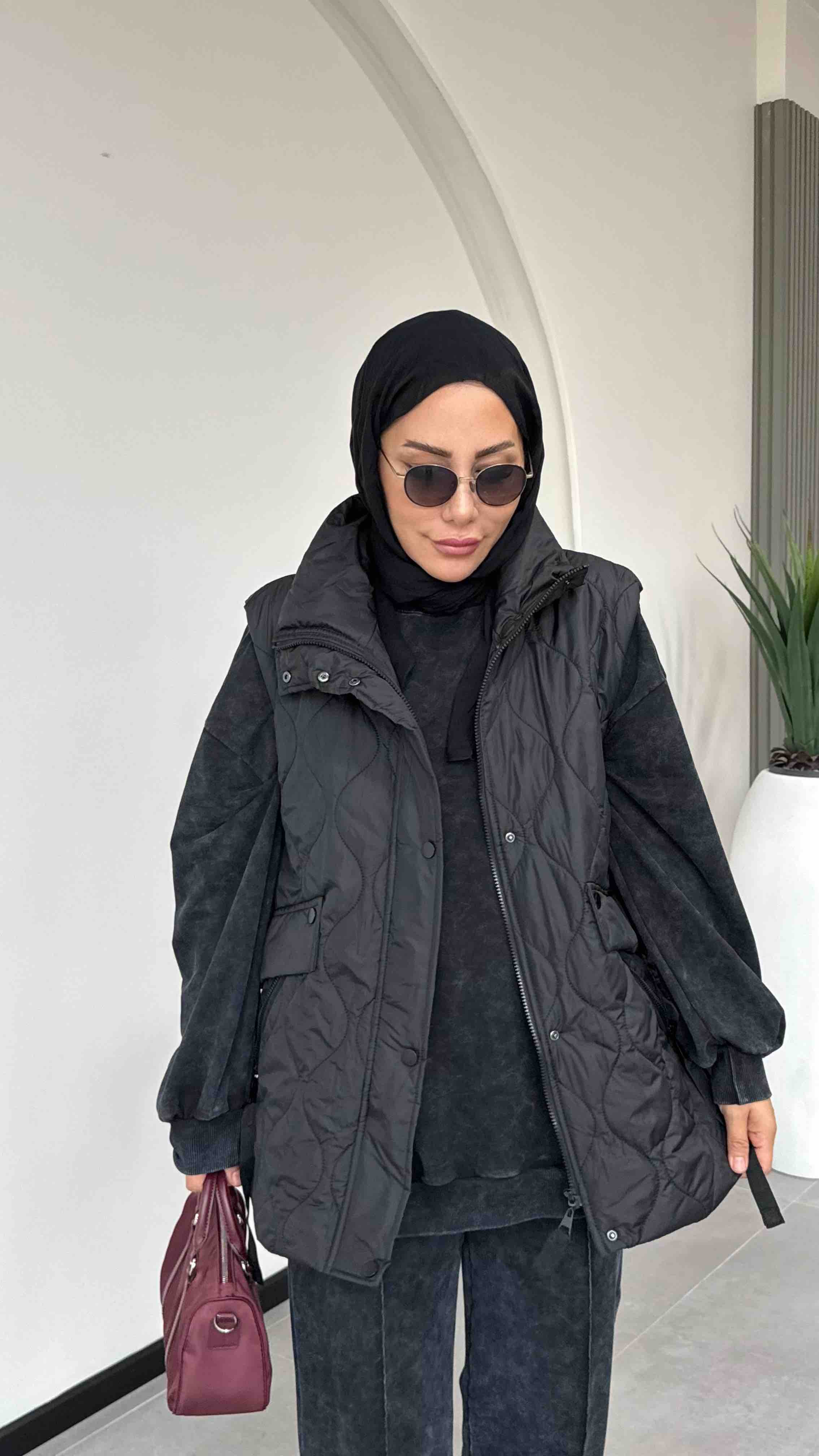 DİK YAKA SPOR ŞİŞME YELEK - Siyah