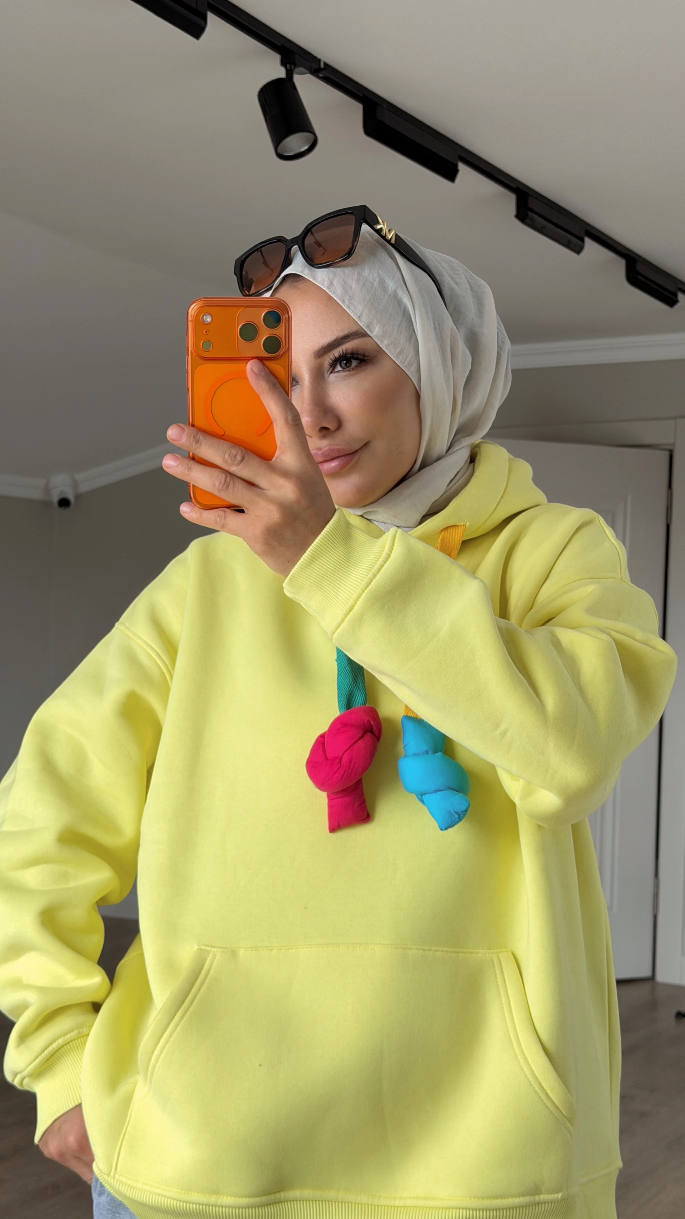 NEŞELİ SWEAT - SARI