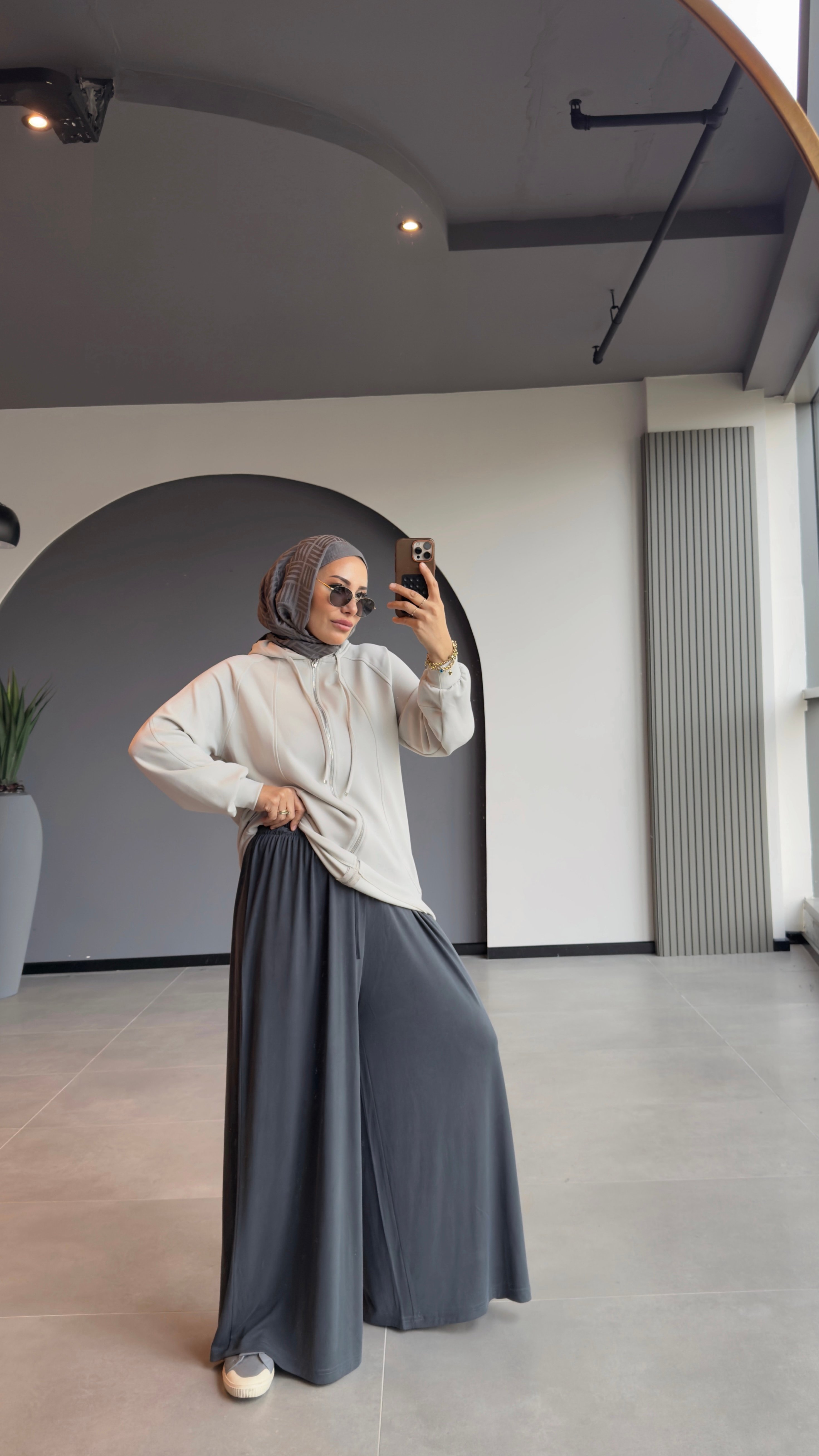 LİVA FERMUARLI SWEAT