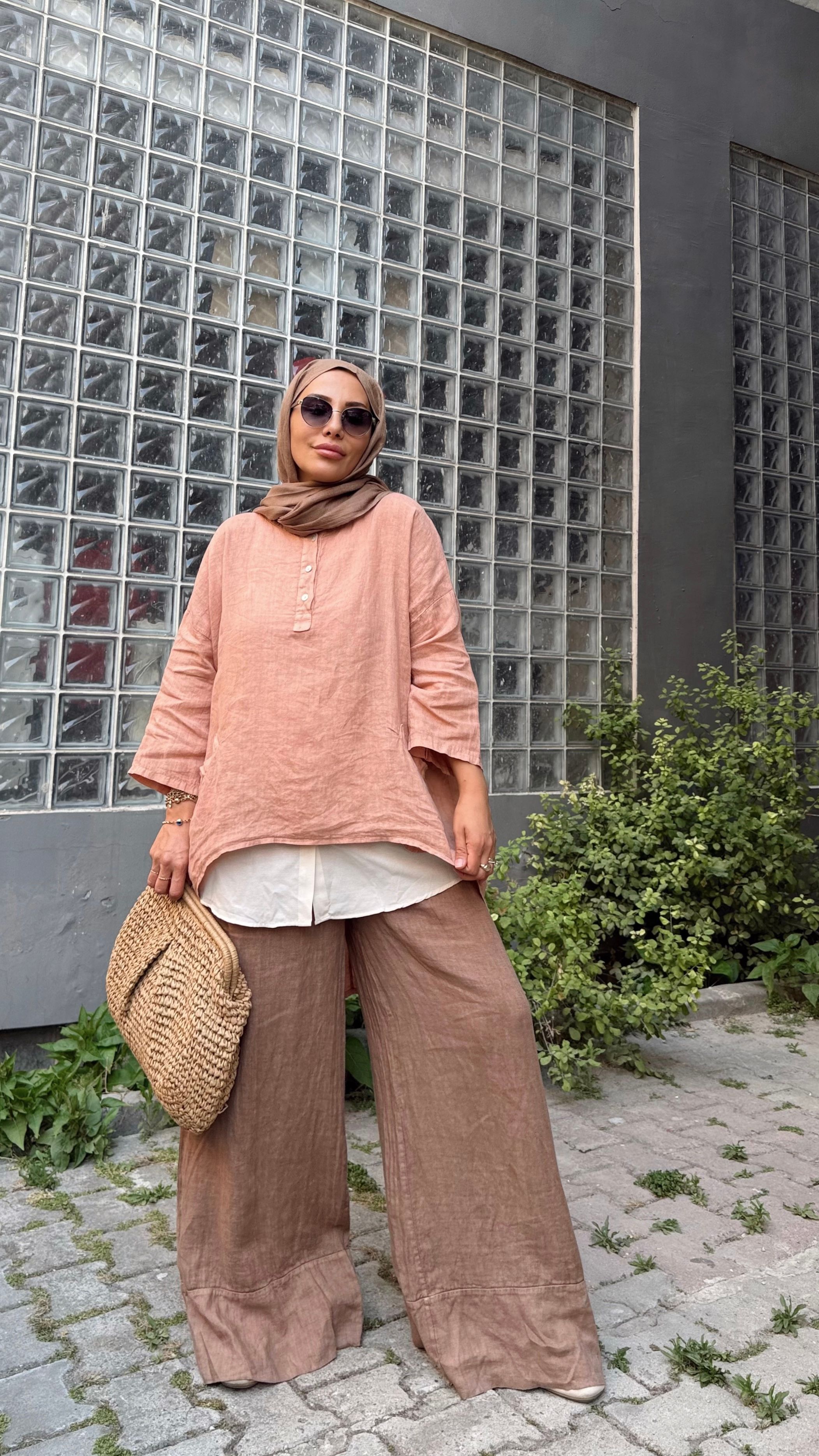 PAÇASI DİKİŞ DETAYLI UZUN PANTALON