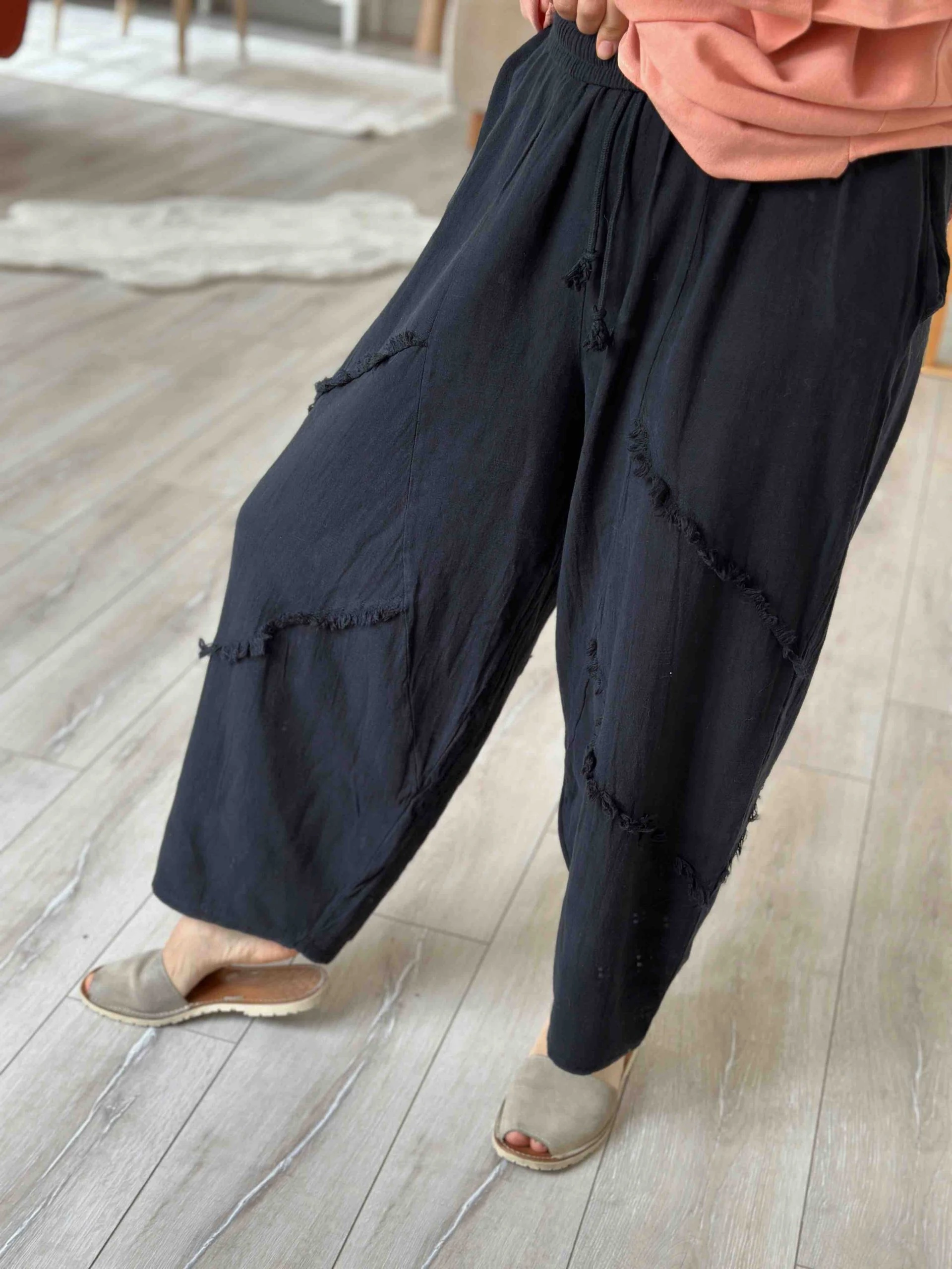 PÜSKÜL DETAYLI ŞALVAR PANTALON