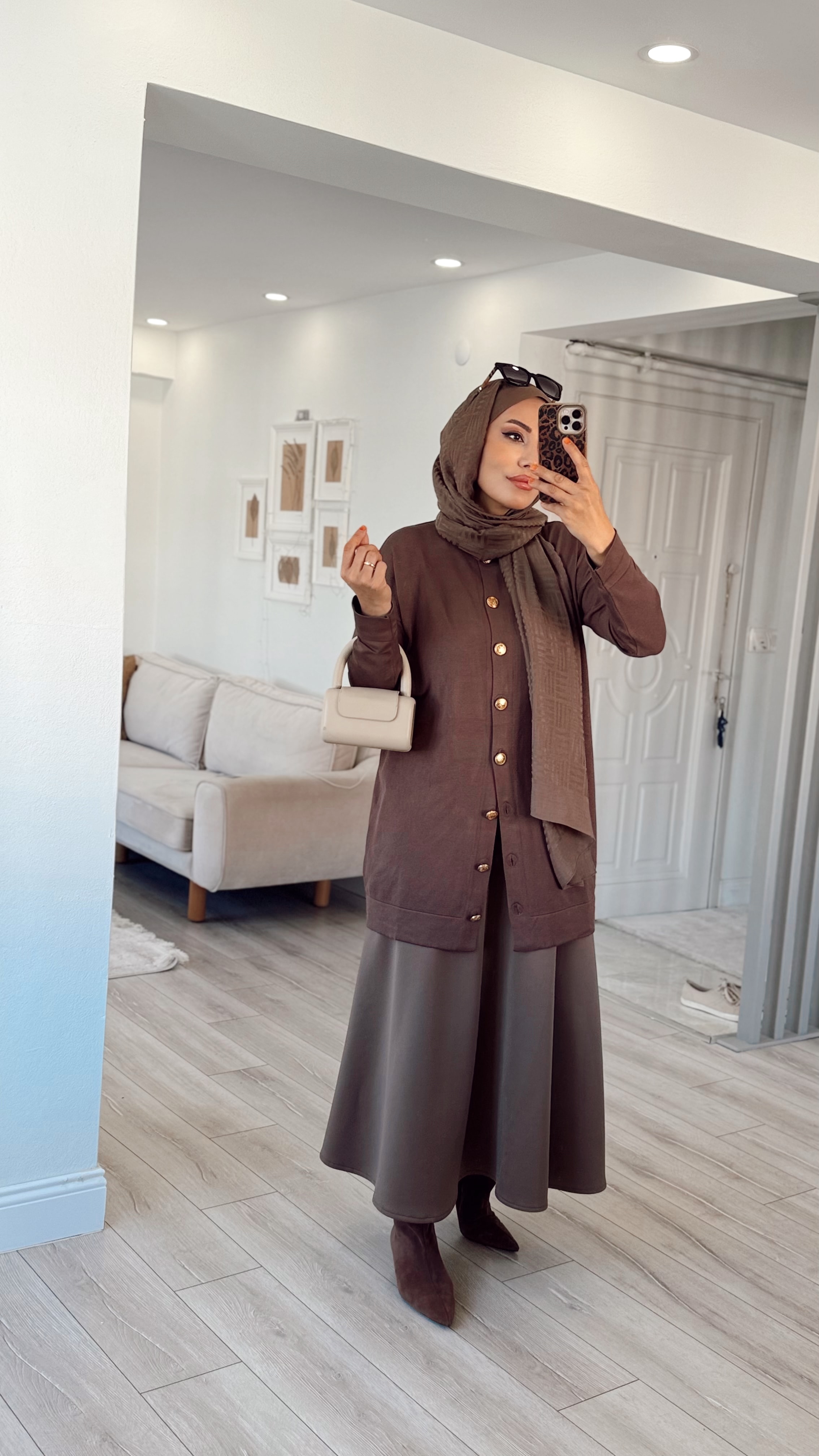 GOLD DÜĞMELİ İNCE DOKULU HIRKA - Acı Kahve