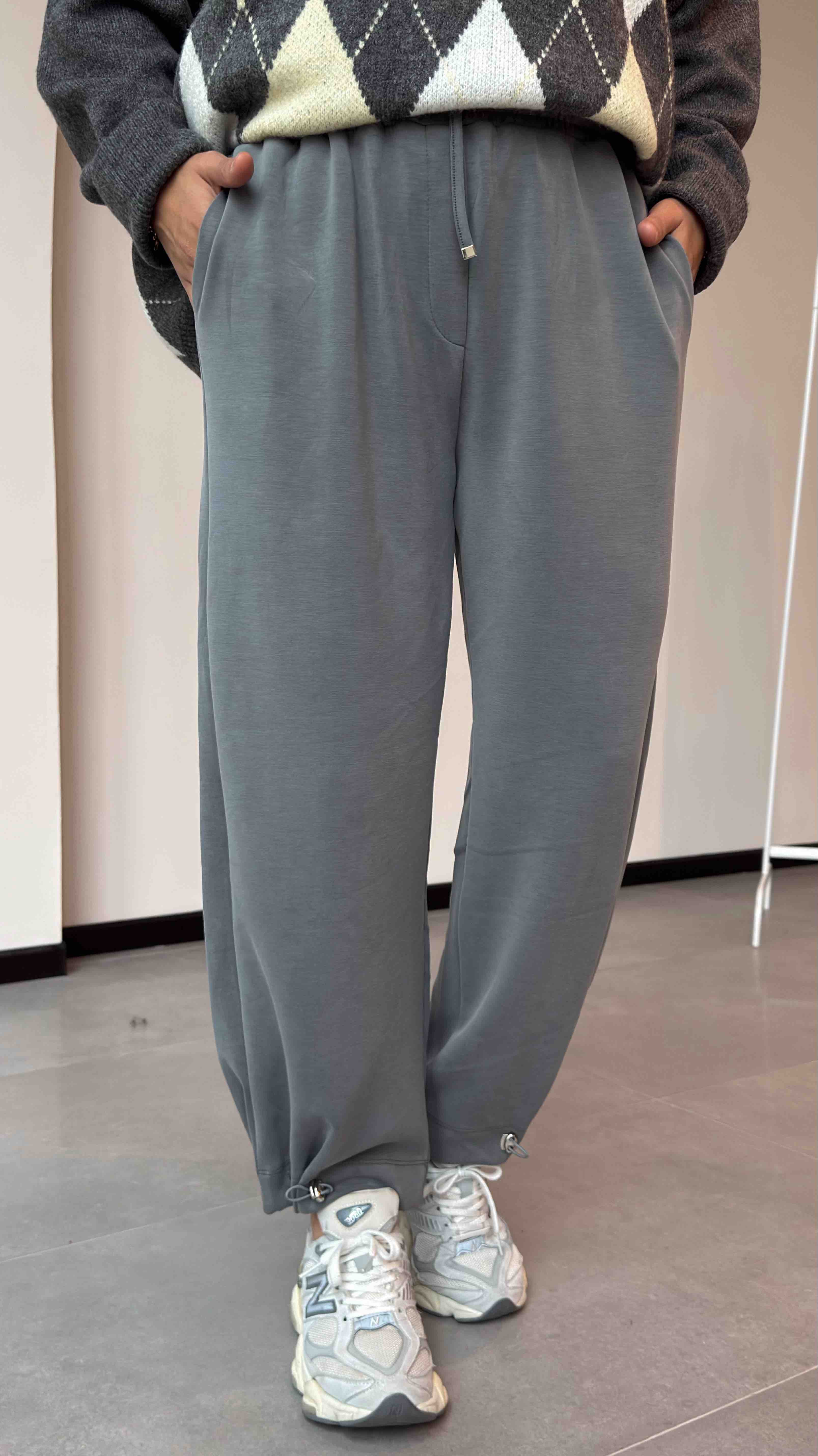 PAÇASI YARIM BÜZGÜLÜ ŞALVAR PANTALON