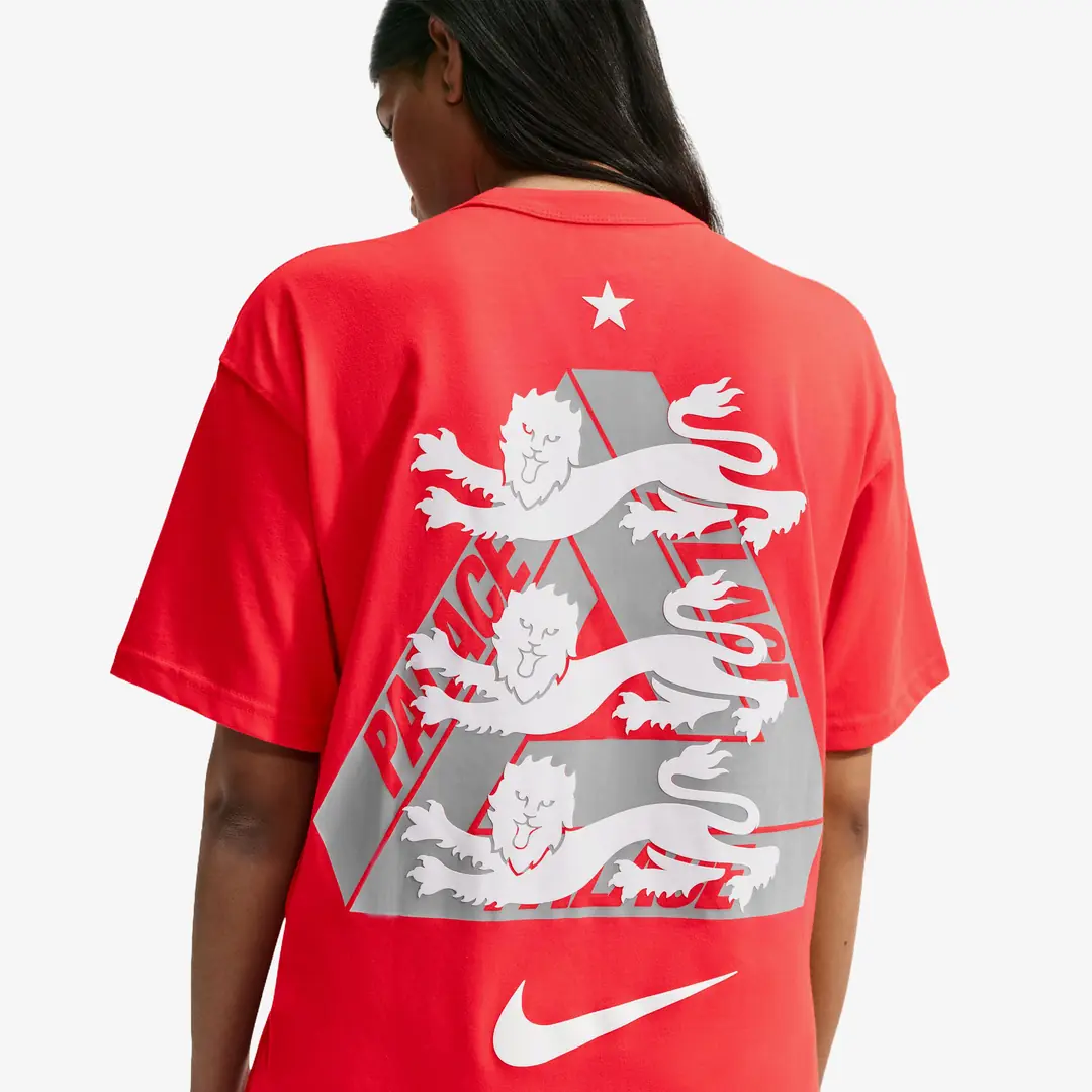 トップス Nike x Palace England T-Shirt red Nike x Palace England T-Shirt 'Crimson' - WUNDER