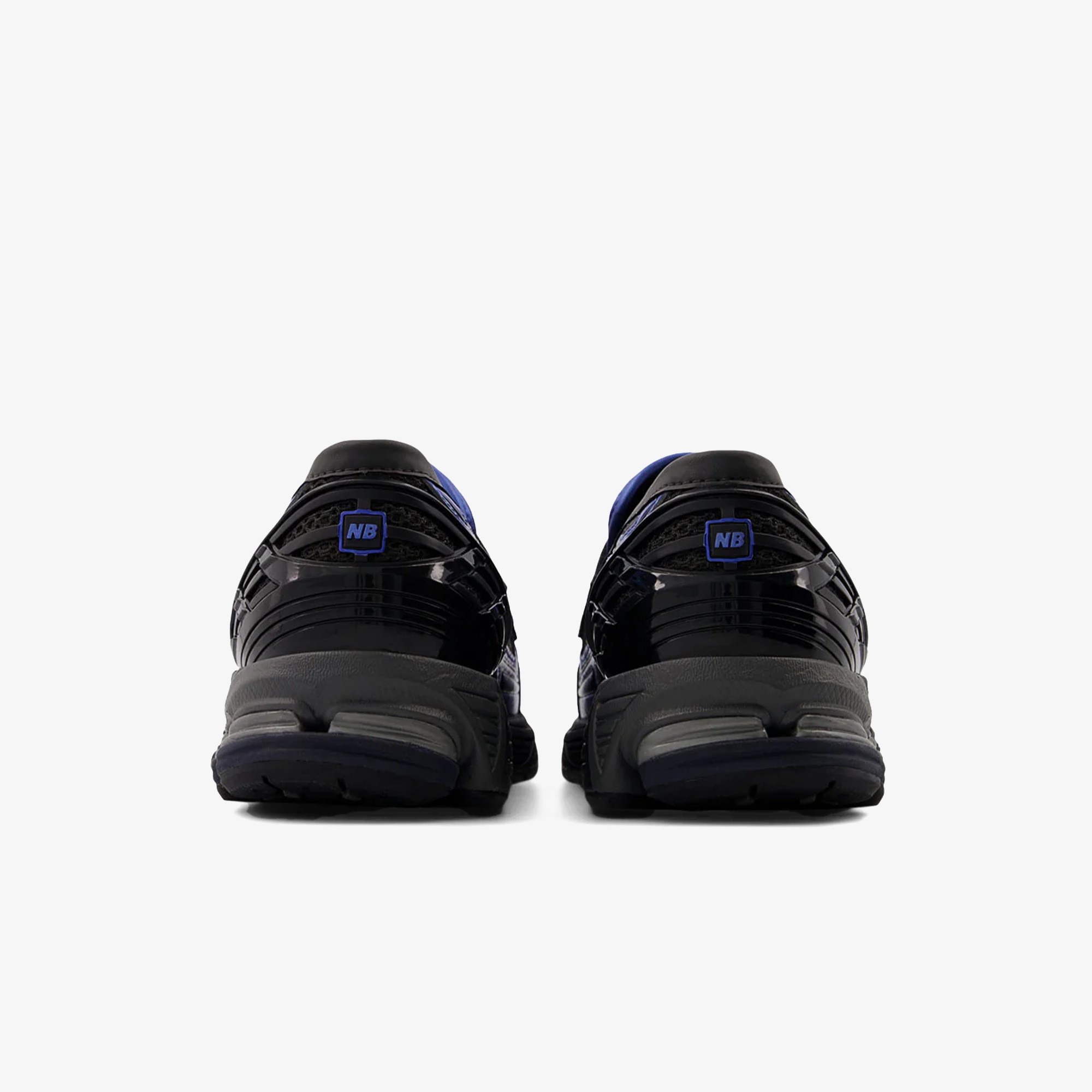 1906L 'Black Cement Blue Gemstone'
