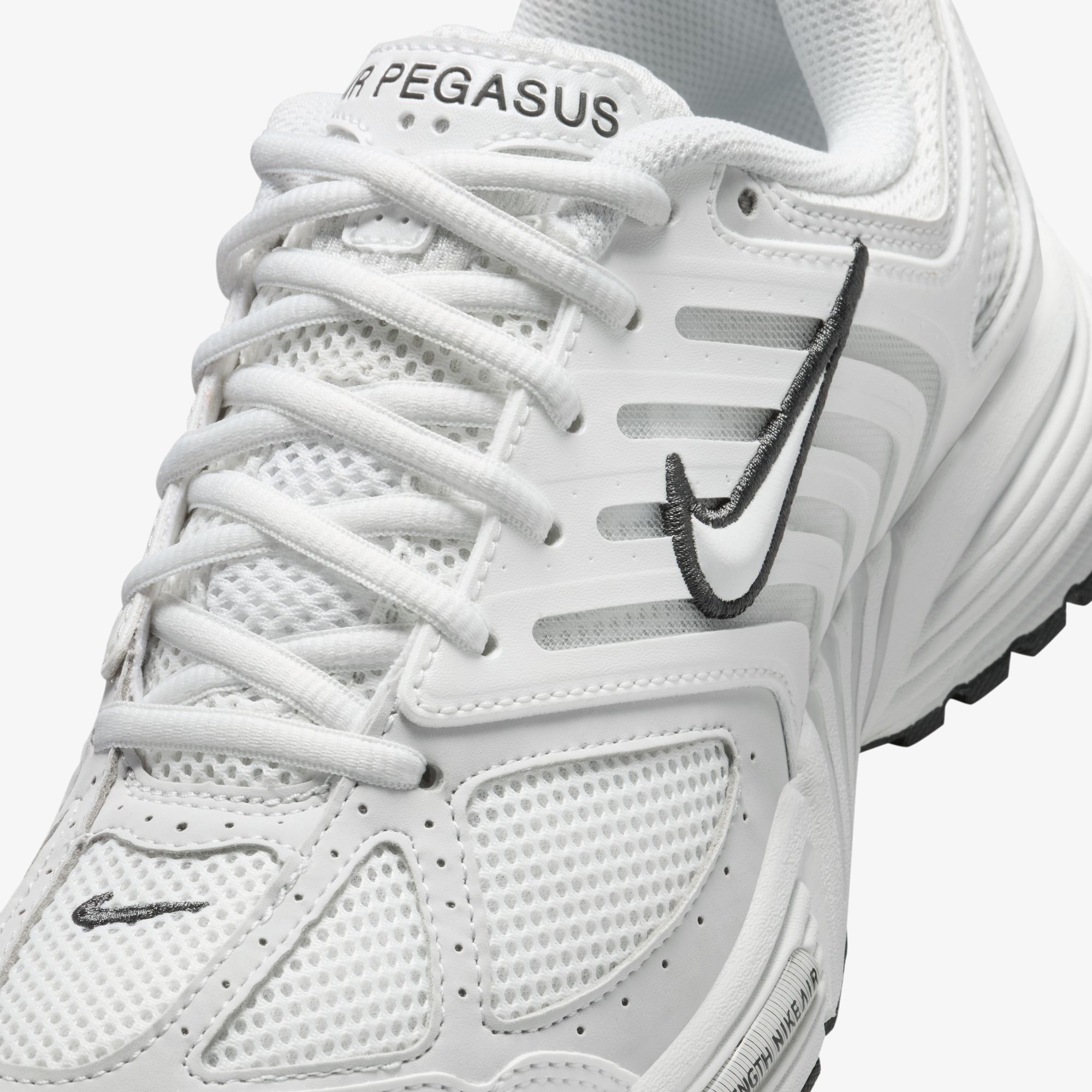 Air Pegasus 2K5 'Summit White'