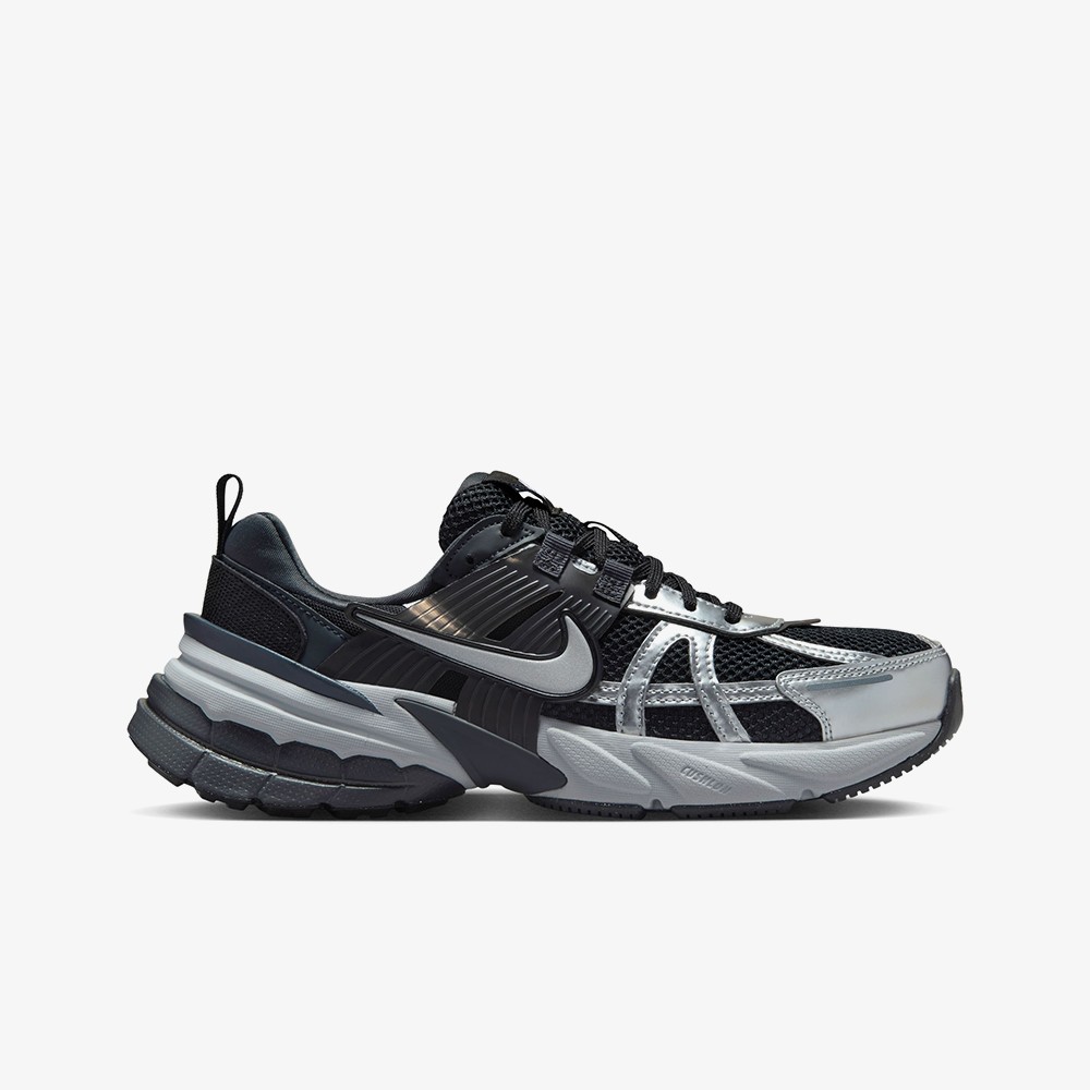 Nike sportswear metallic best sale