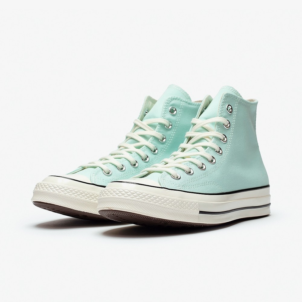 Chuck 70 Hi 'Polar Beam'