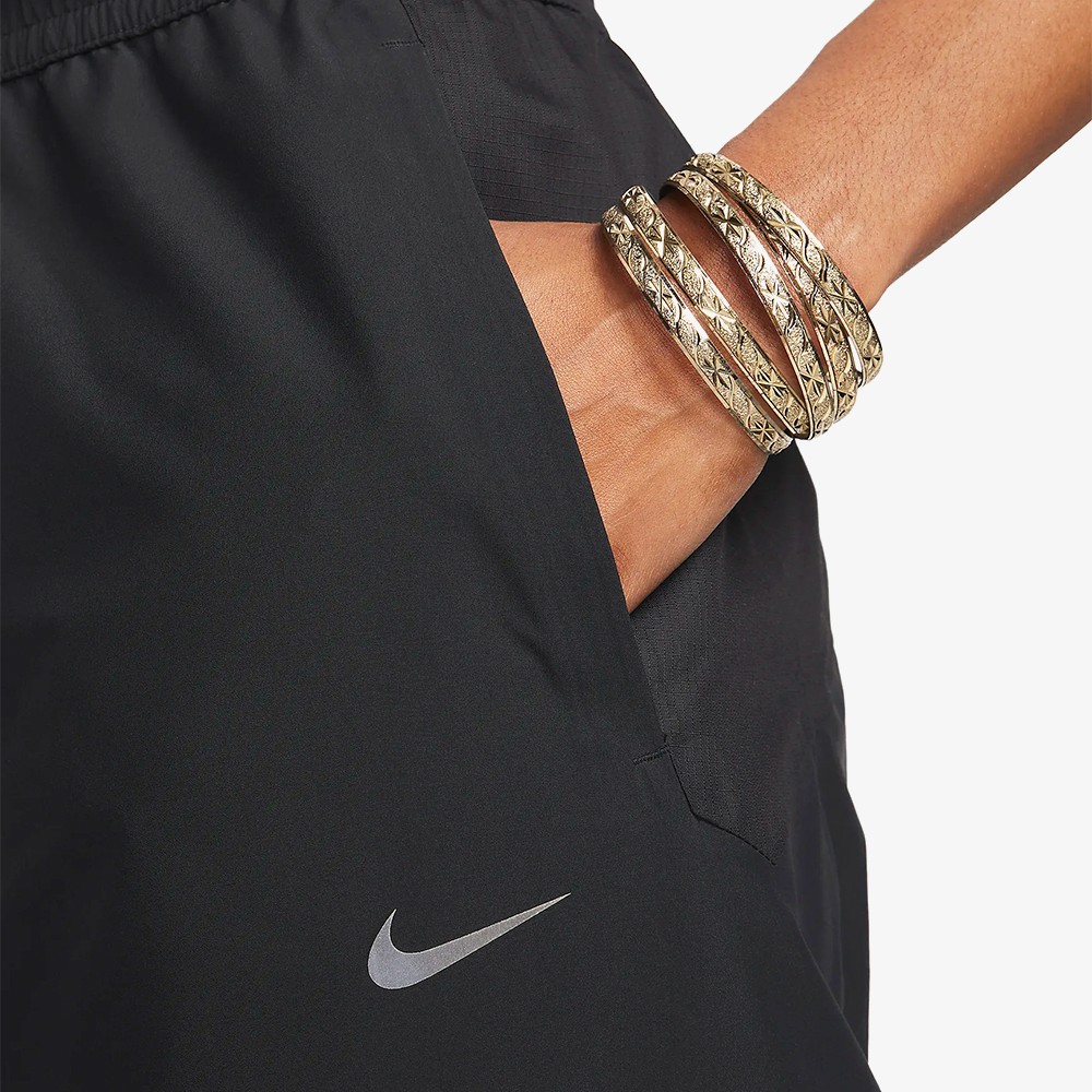 Yeni Nike Vintage Track Pants'lar şimdi satışta kolayca sitemizden sipariş  oluşturabilirsiniz.