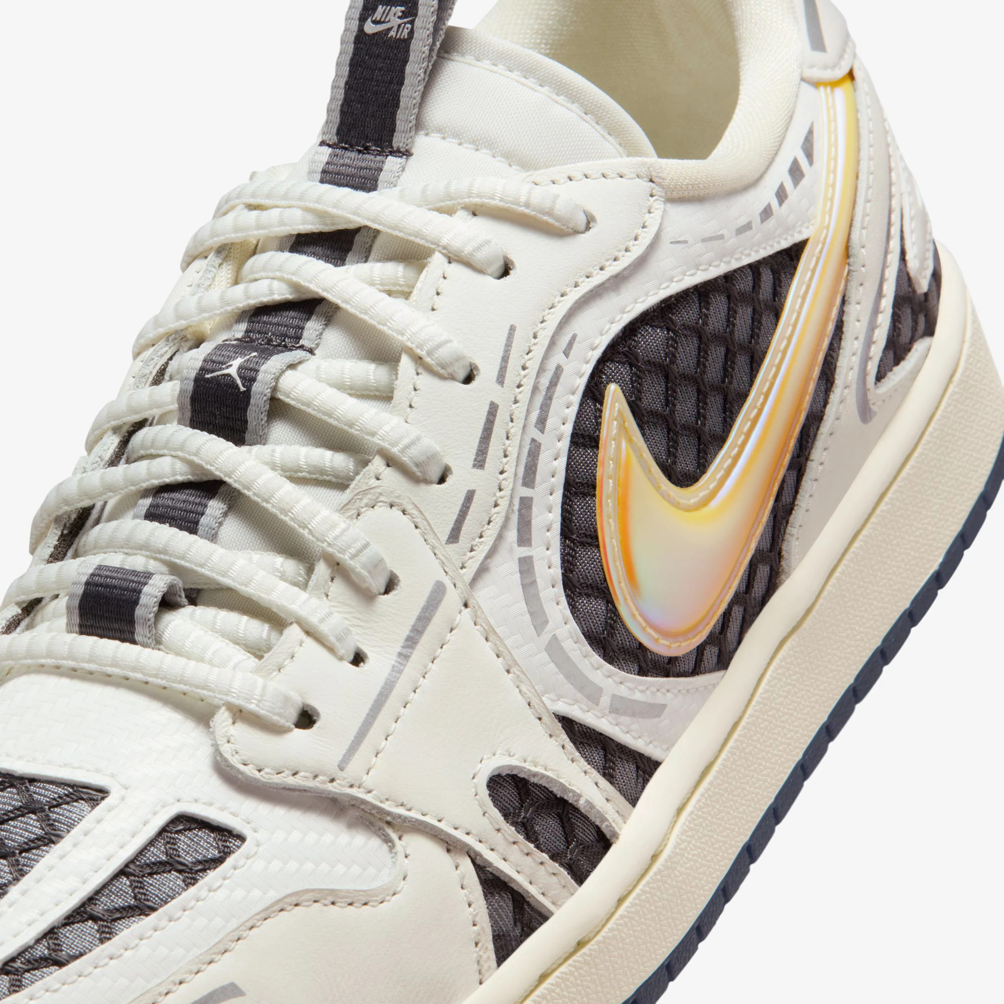Air Jordan 1 Low Method of Make 'Sail Coconut Milk' (W)