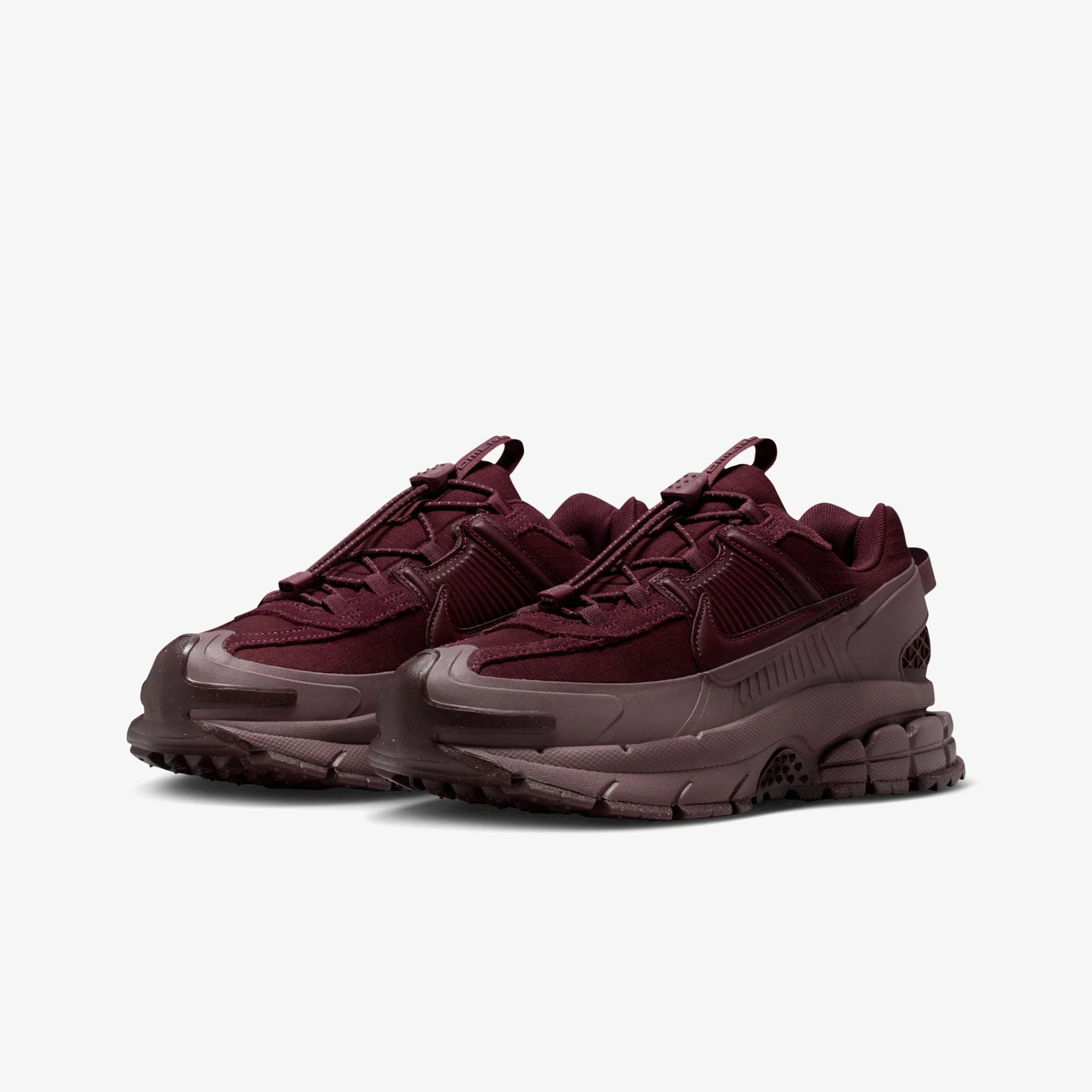 Zoom Vomero Roam 'Burgundy Crush'