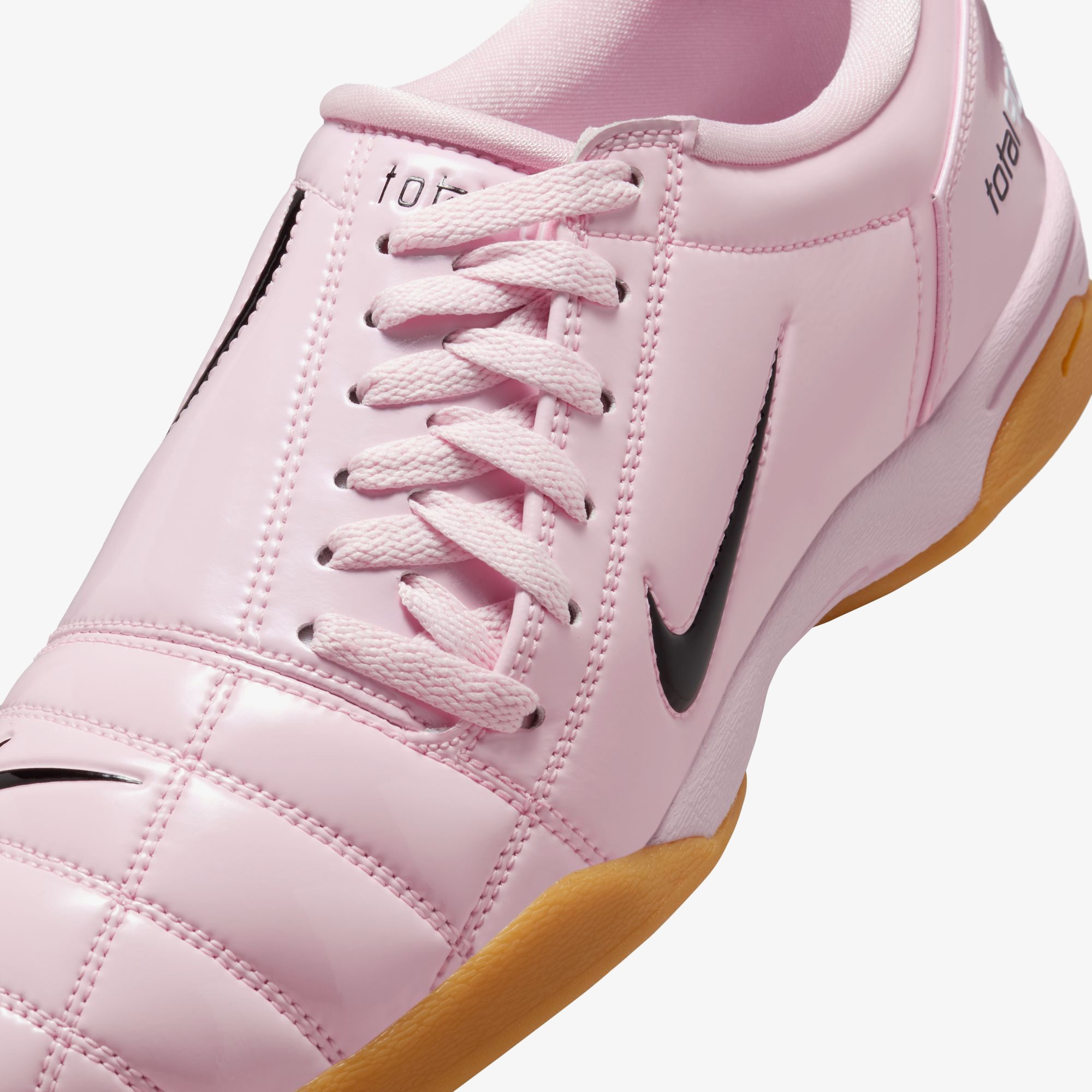 Total 90 III 'Pink Foam' (W)