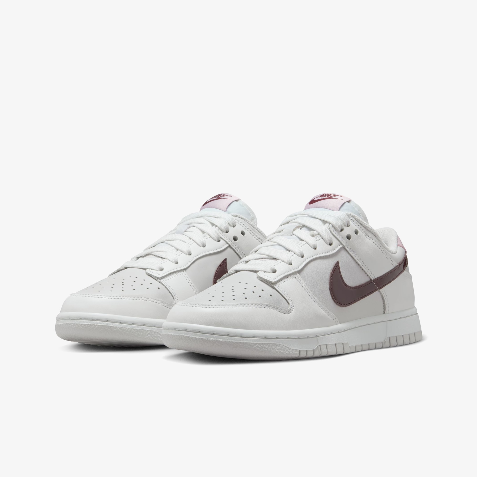 Dunk Low 'Plum Chalk' (W)