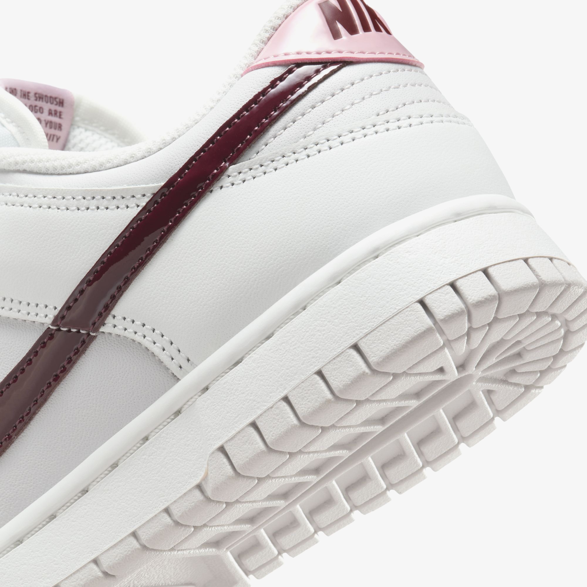 Dunk Low 'Plum Chalk' (W)