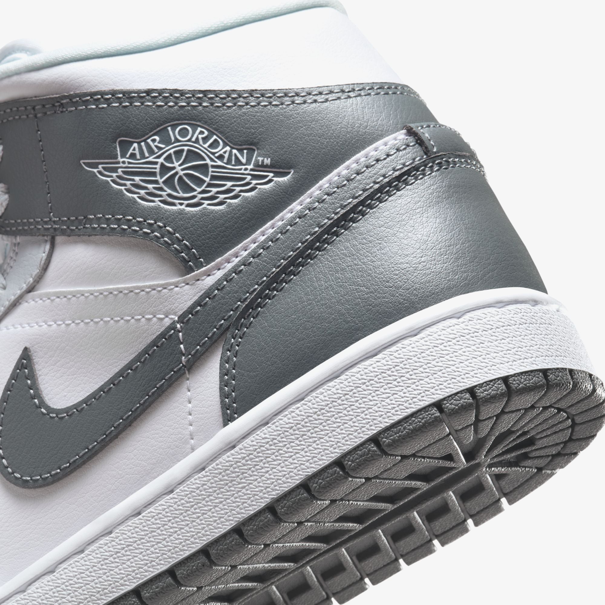 Air Jordan 1 Mid 'White Smoke Grey' (W)