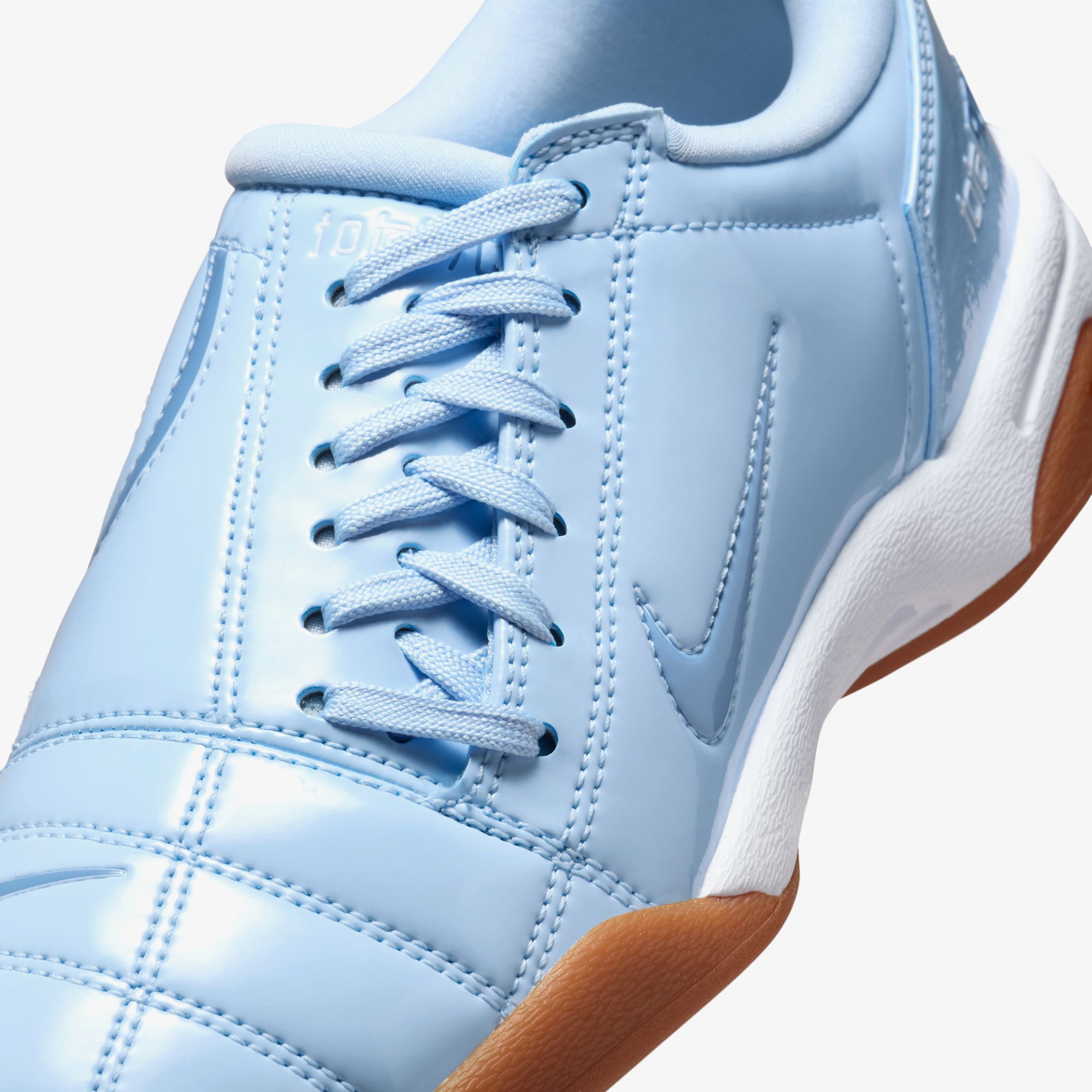 Total 90 III 'Celestine Blue Gum' (W)