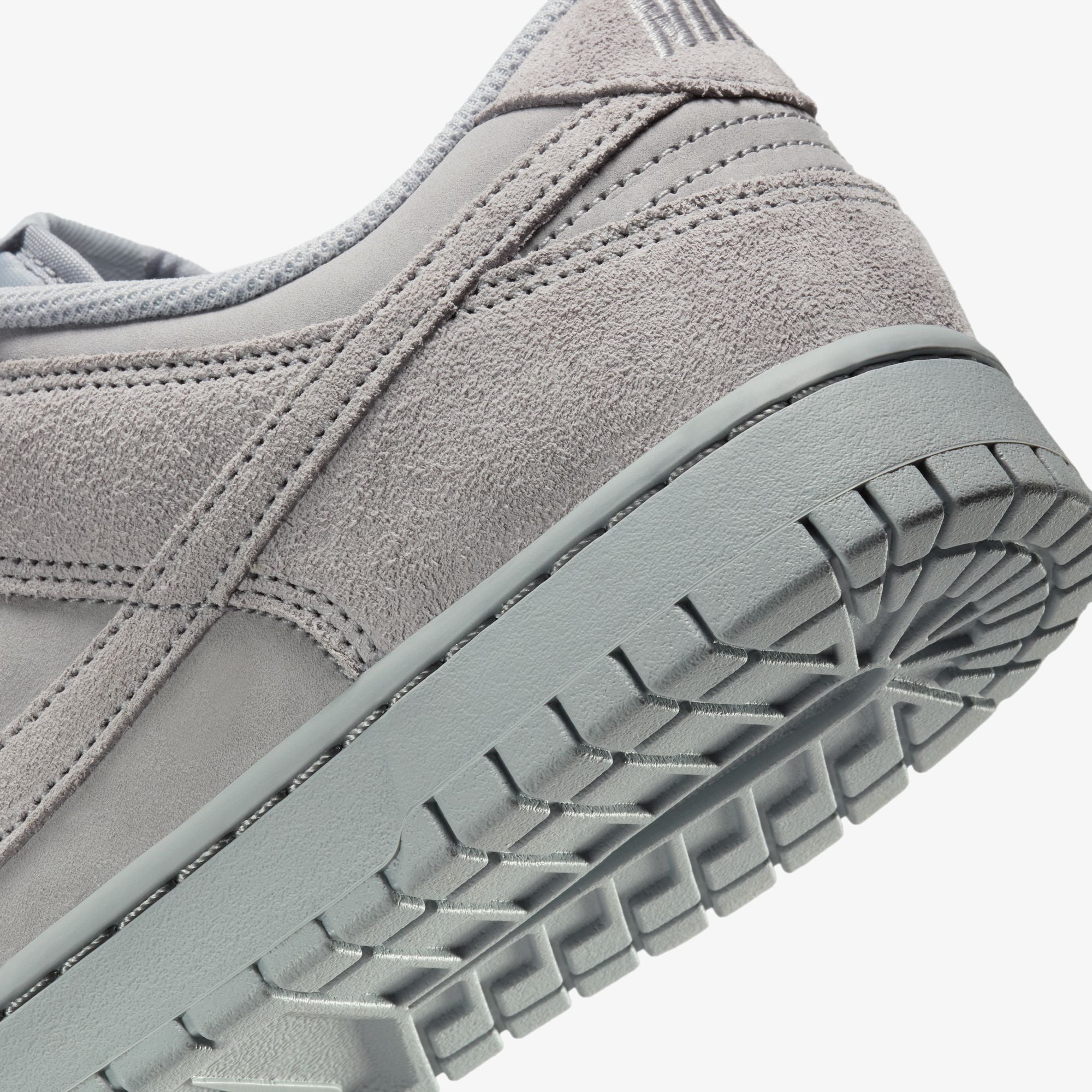 Dunk Low Retro SE 'Wolf Grey'