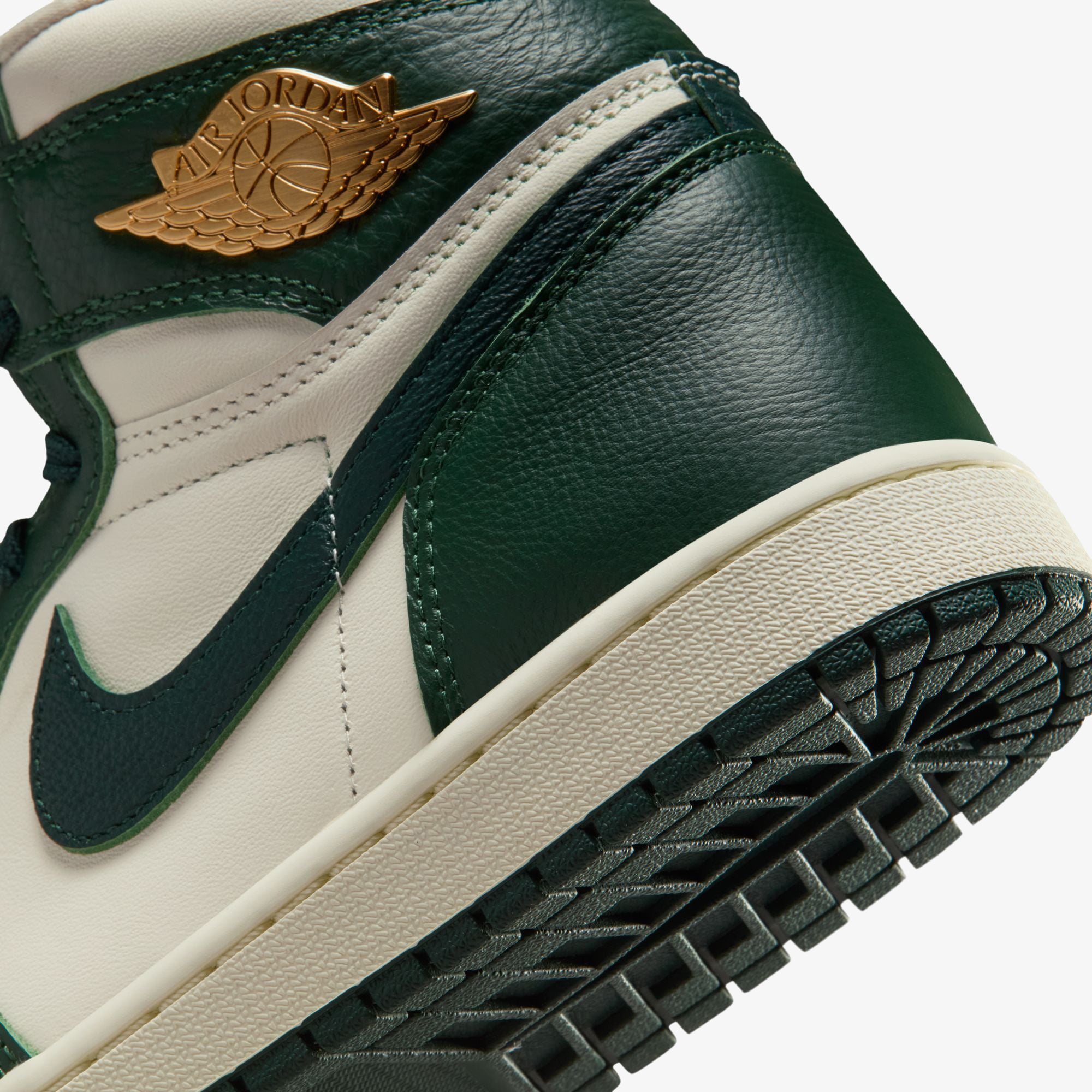 Air Jordan 1 Retro High 'Fir Pro Green' (W)
