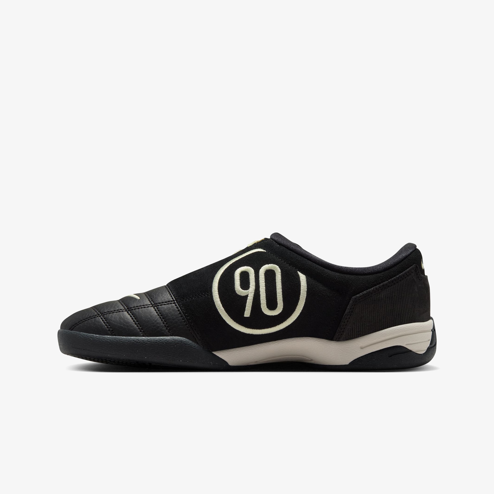 Total 90 III 'Black Coconut Milk'
