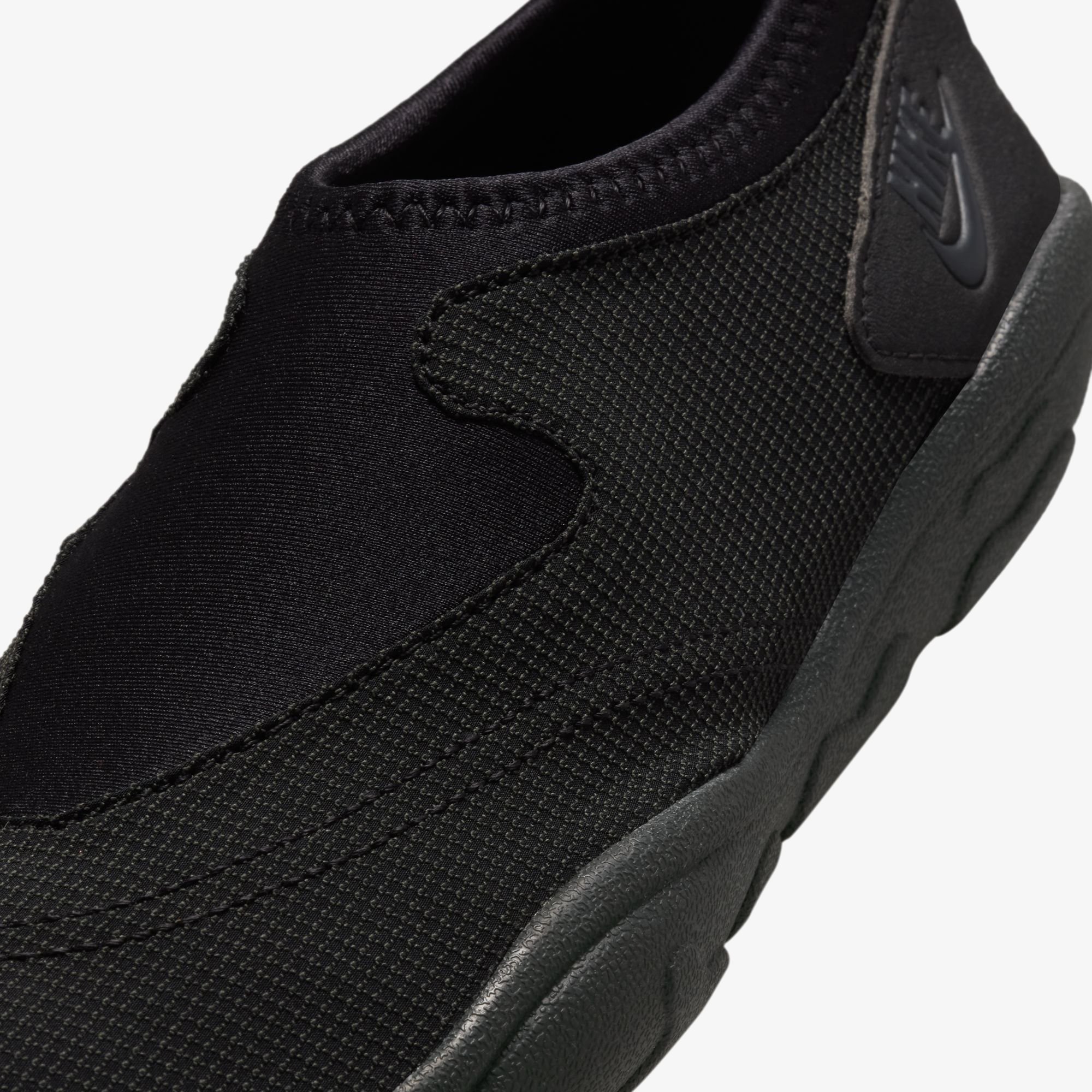 Aqua Turf 'Black Off Noir' (W)