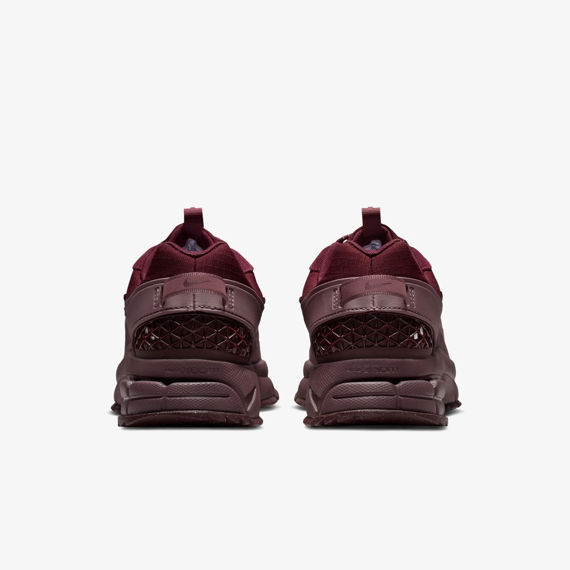 Zoom Vomero Roam 'Burgundy Crush'