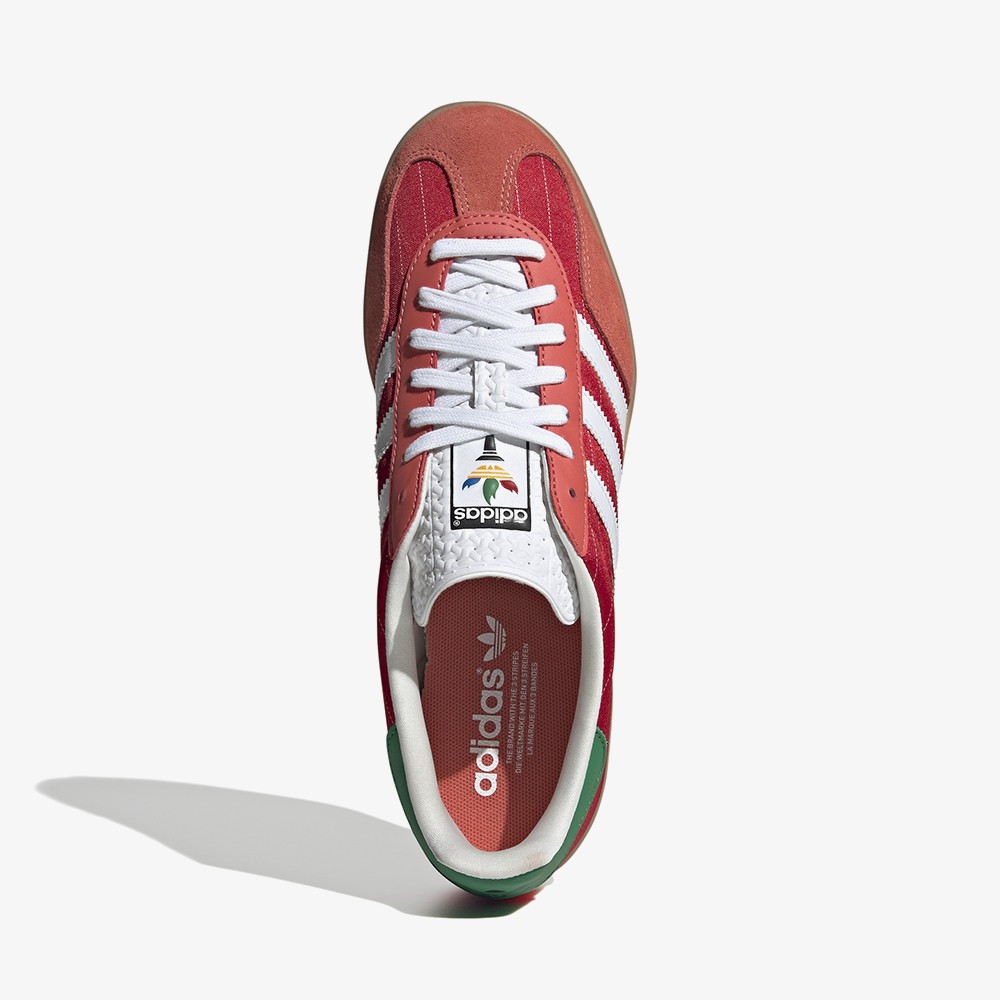 Gazelle Indoor 'Better Scarlet'