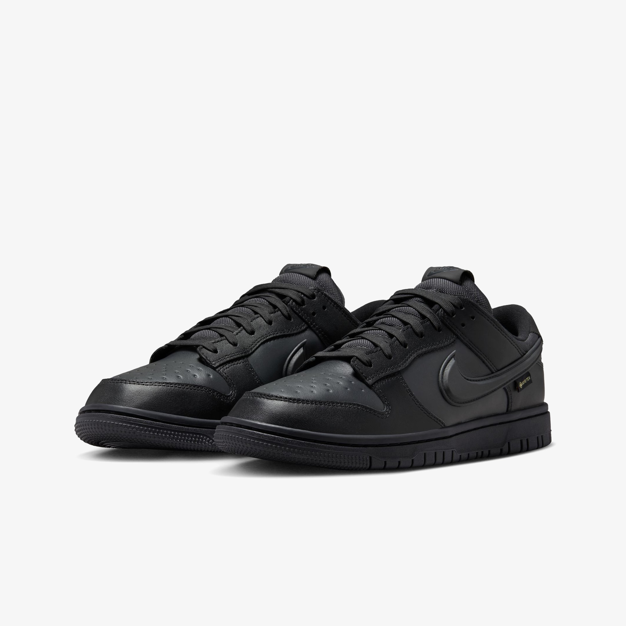 Dunk Low Gore-Tex 'Triple Black'